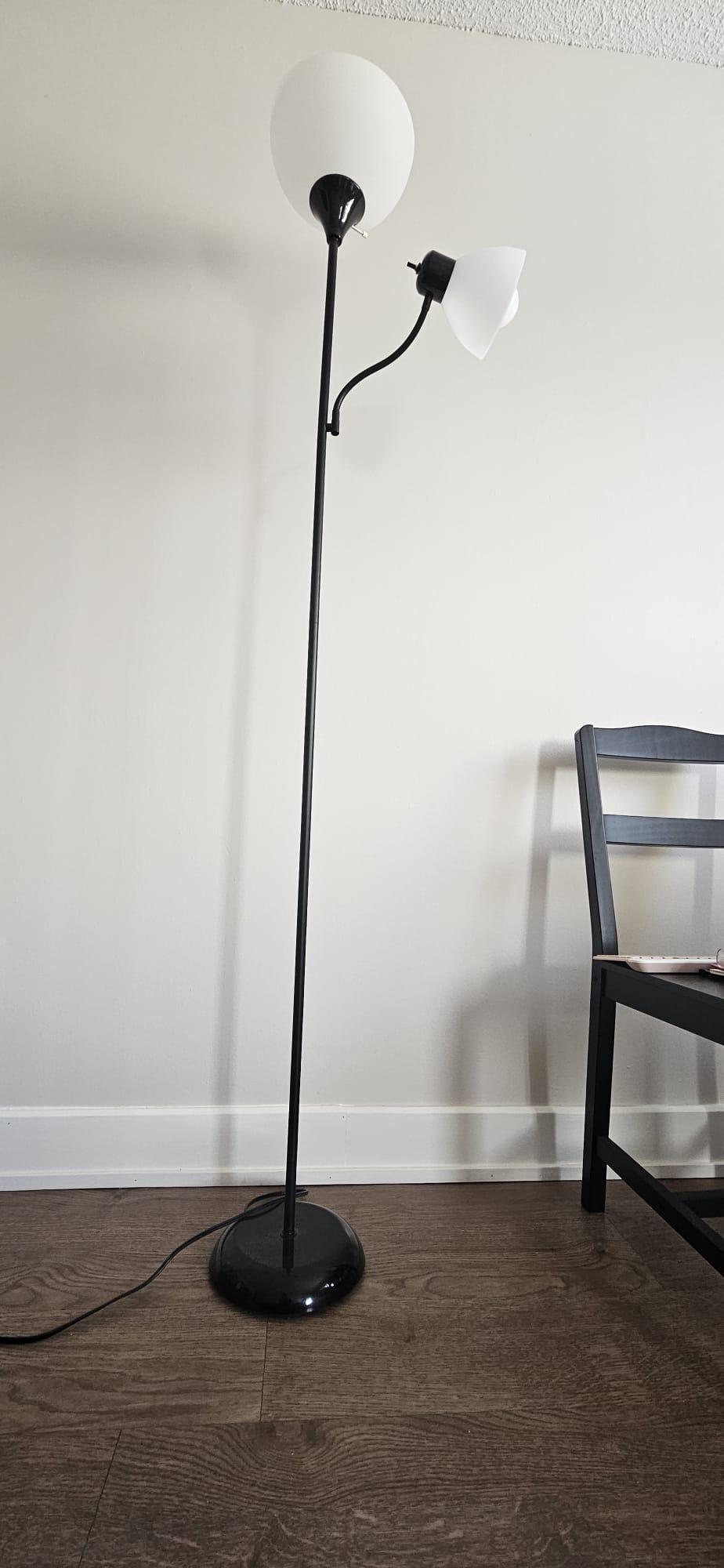 Floor Lamp for Living Room or Bedroom – Excellent Condition - photo 3