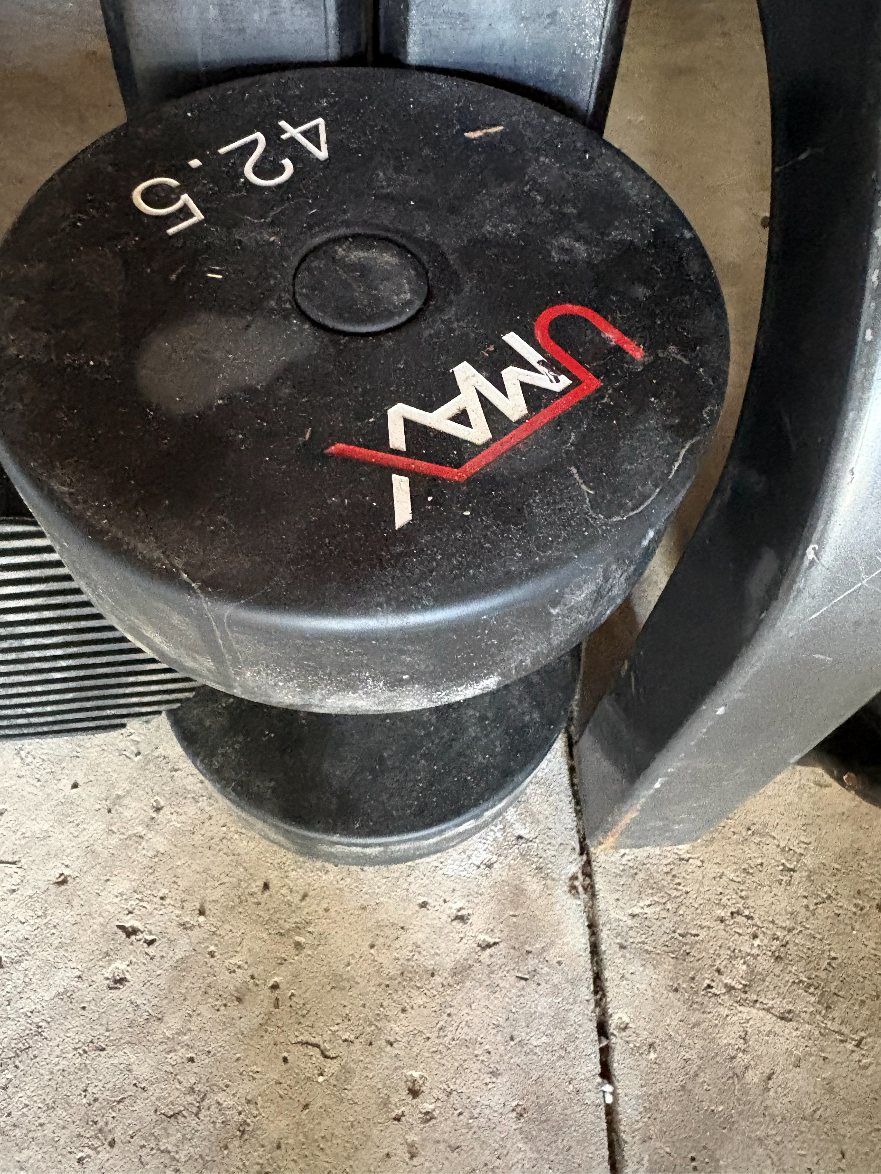 Umax 42.5lb Round Dumbbell