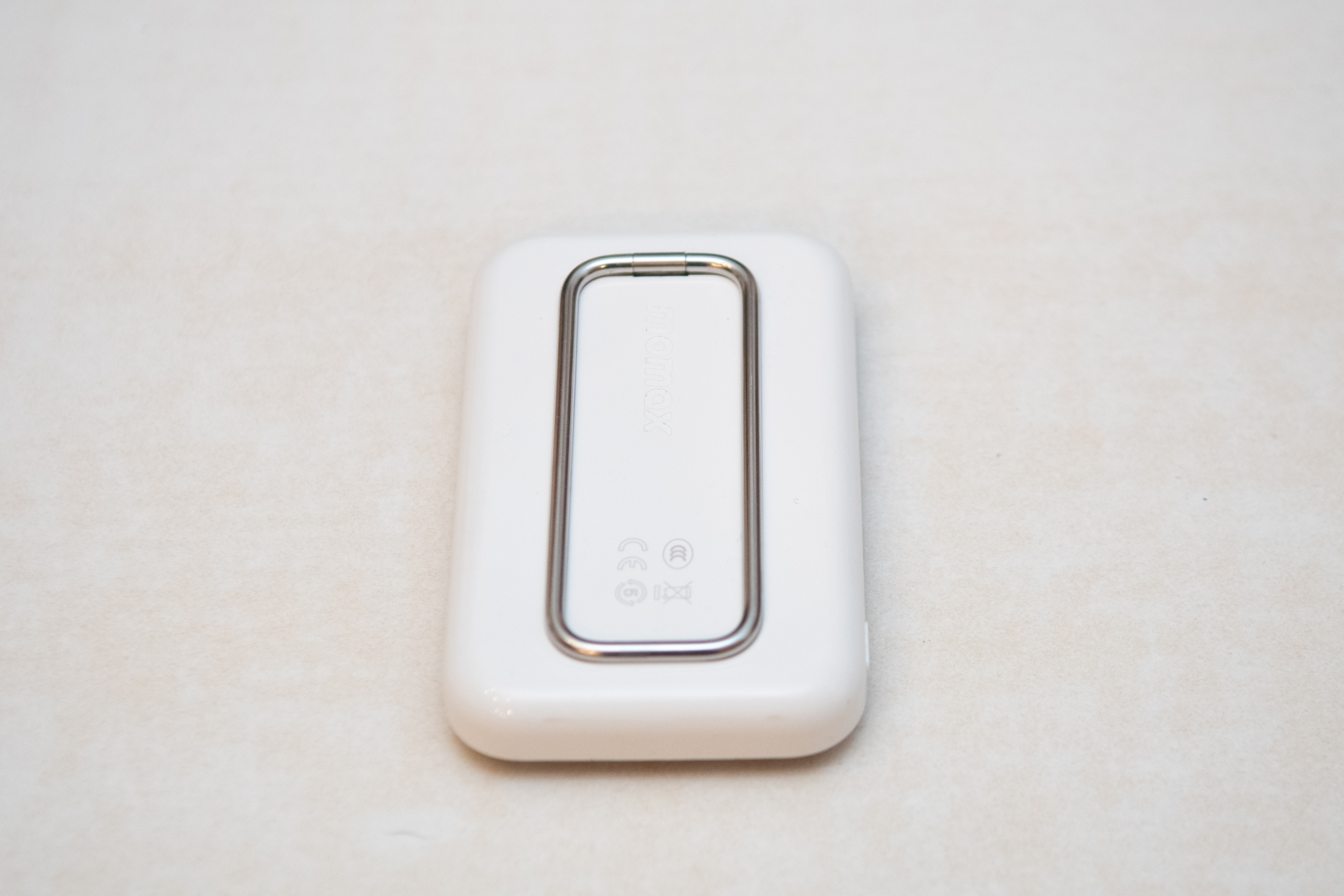Momax 1-Power Flow M Powerbank - photo 4