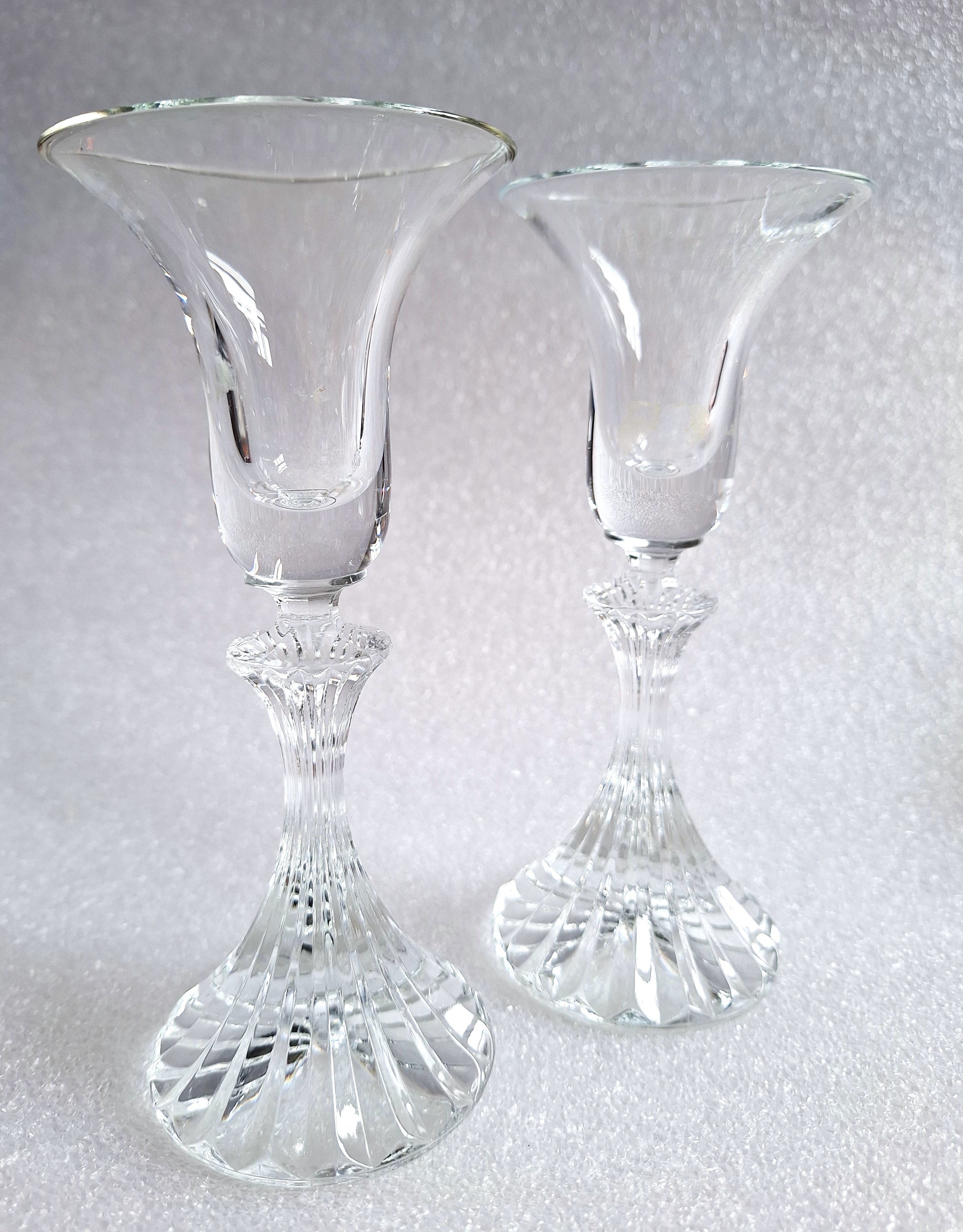 Two clear glass candlesticks with fluted bases - photo 2