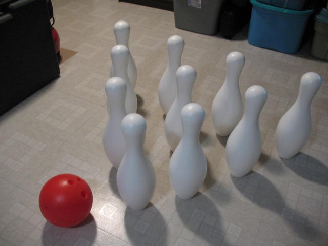 Kids Large 10 Pin Bowling Set, LIKE NEW - photo 2