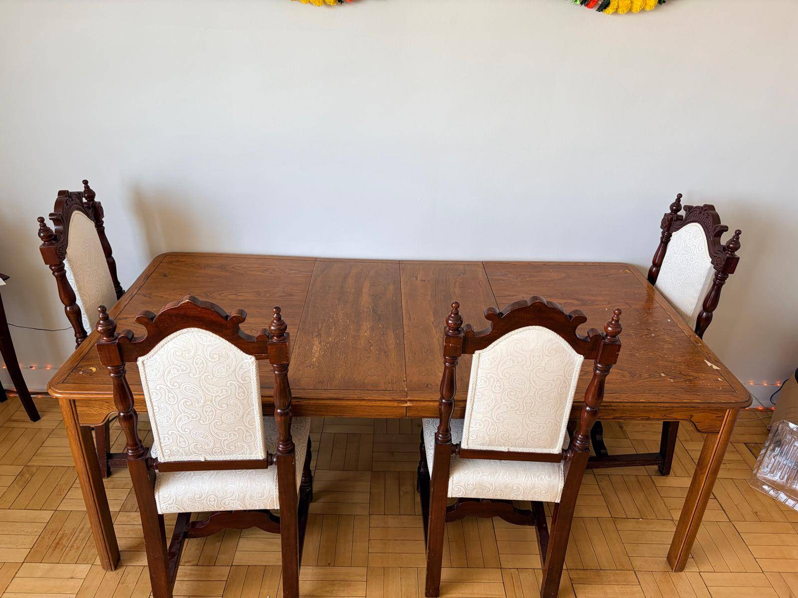 Expandable Solid Wood Dining Table with 4 Vintage Chairs - photo 2