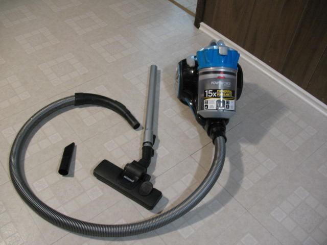 BISSELL Compact Canister Vacuum Cleaner. LIKE NEW