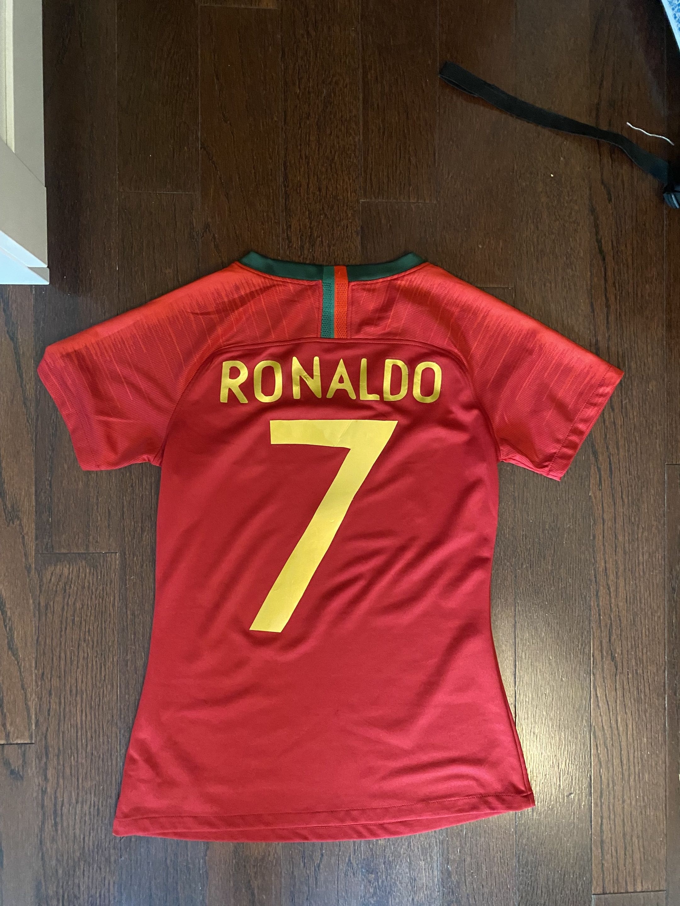 Nike Portugal Ronaldo 2018 world cup home jersey Retro womens M - photo 2