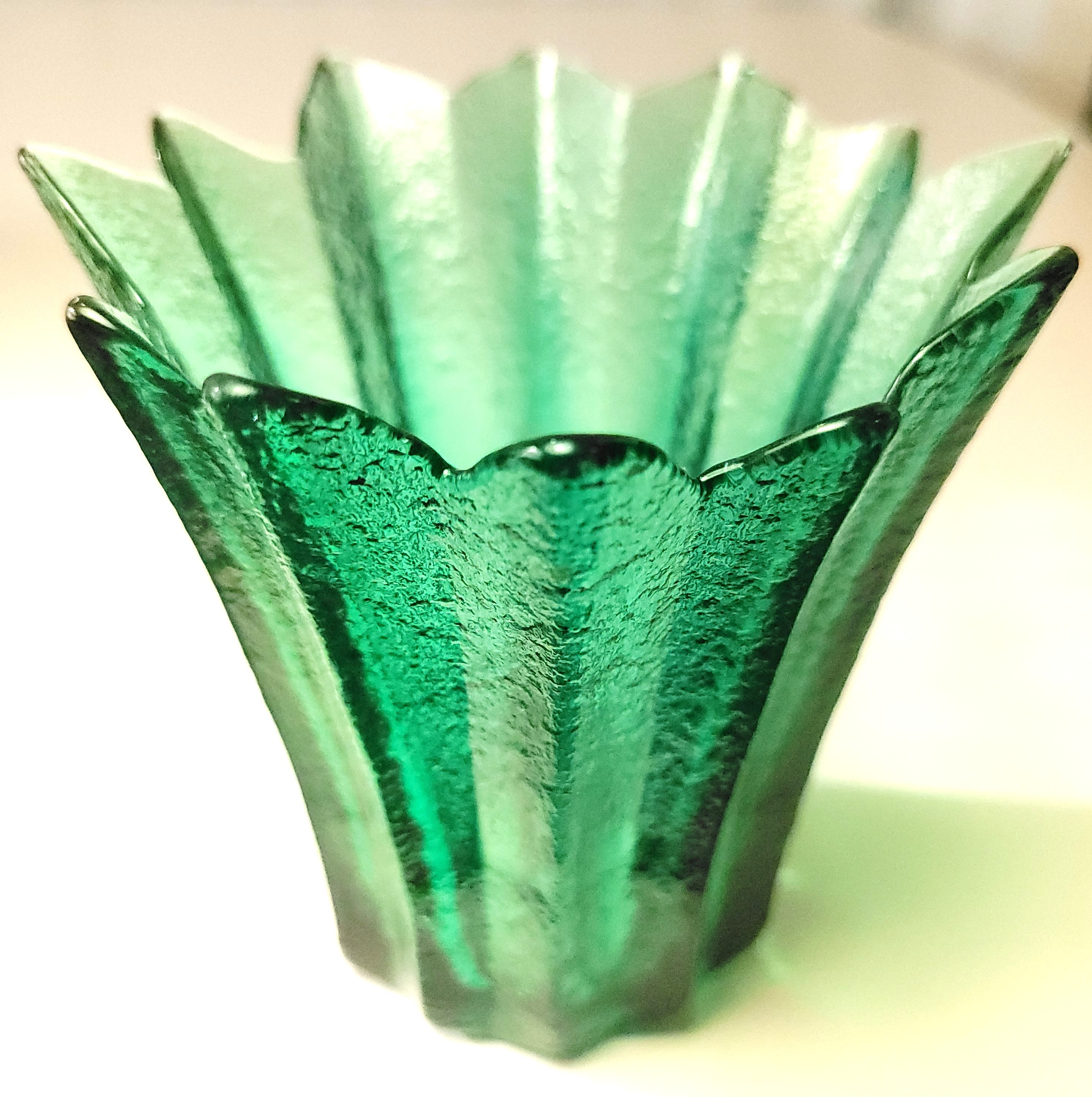1970s Emerald Green Lotus Art Glass Bud Vase Votive Holder Japan - photo 3