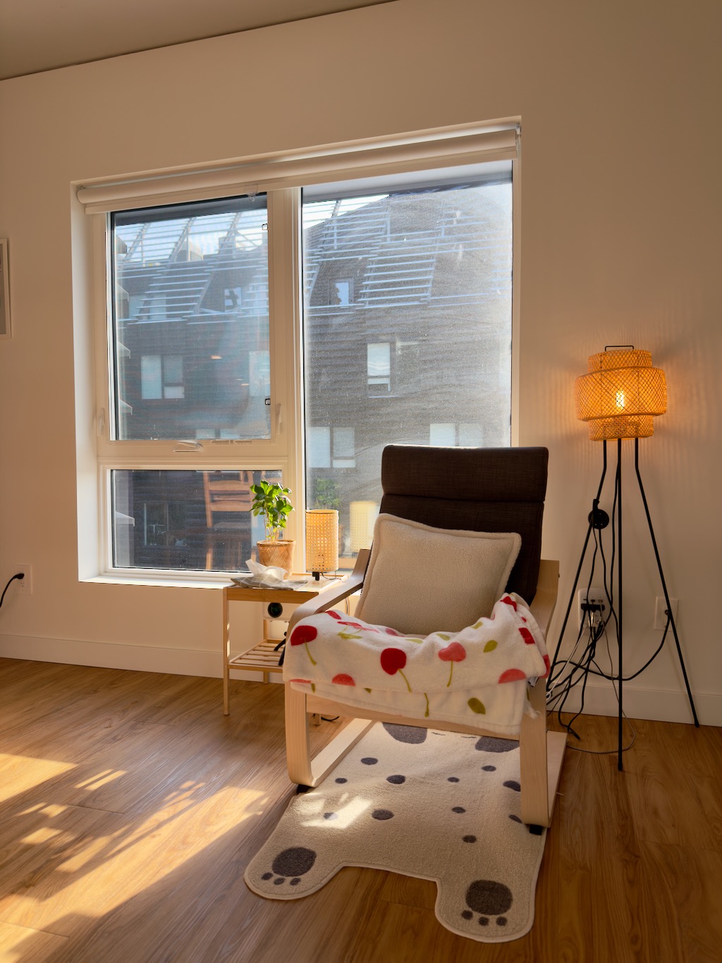 LEASE TRANSFER - 1 BDRM LUXURY APARTMENT, ALL UTILITIES INCLUDED - photo 2