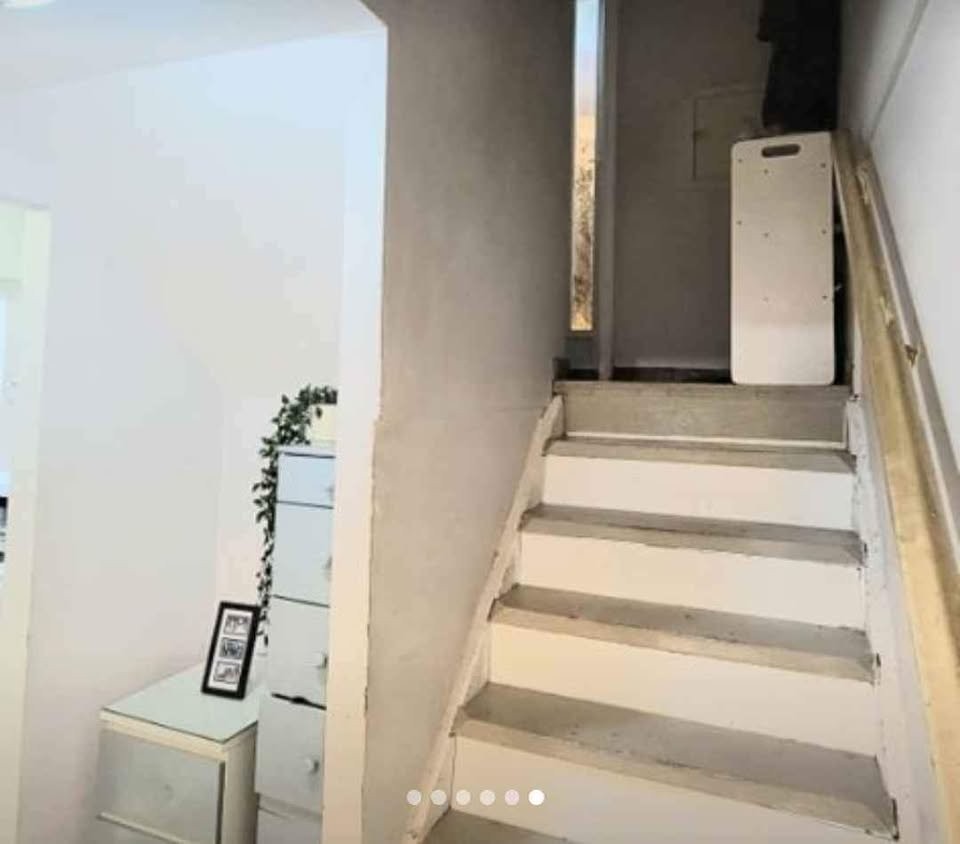 Room For Rent (Read Description) - photo 4
