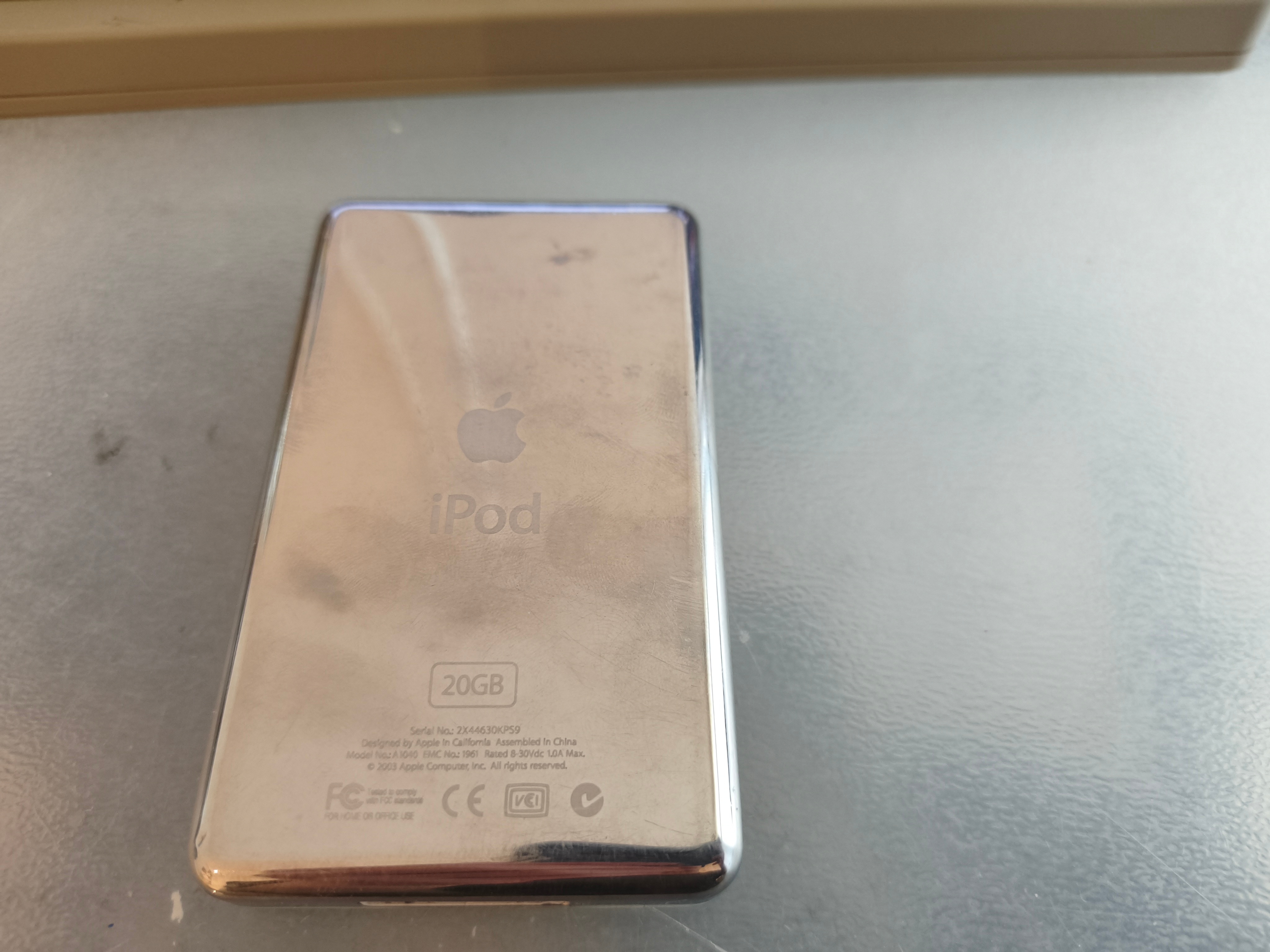 iPod 4th gen w/ upgraded storage & battery - photo 2