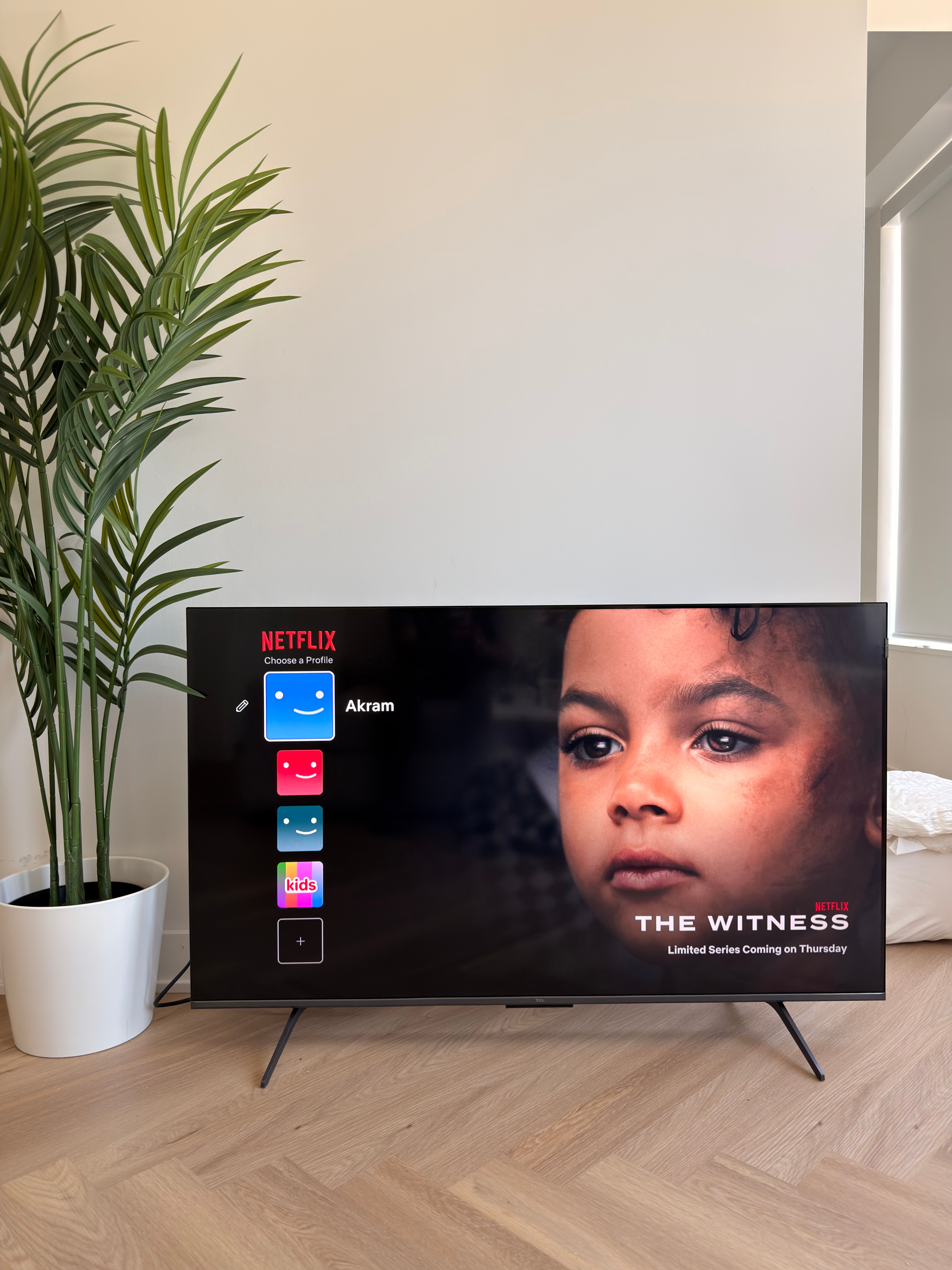 TCL 50 inch 4K UHD HDR QLED Smart Google TV- Brand New - photo 3