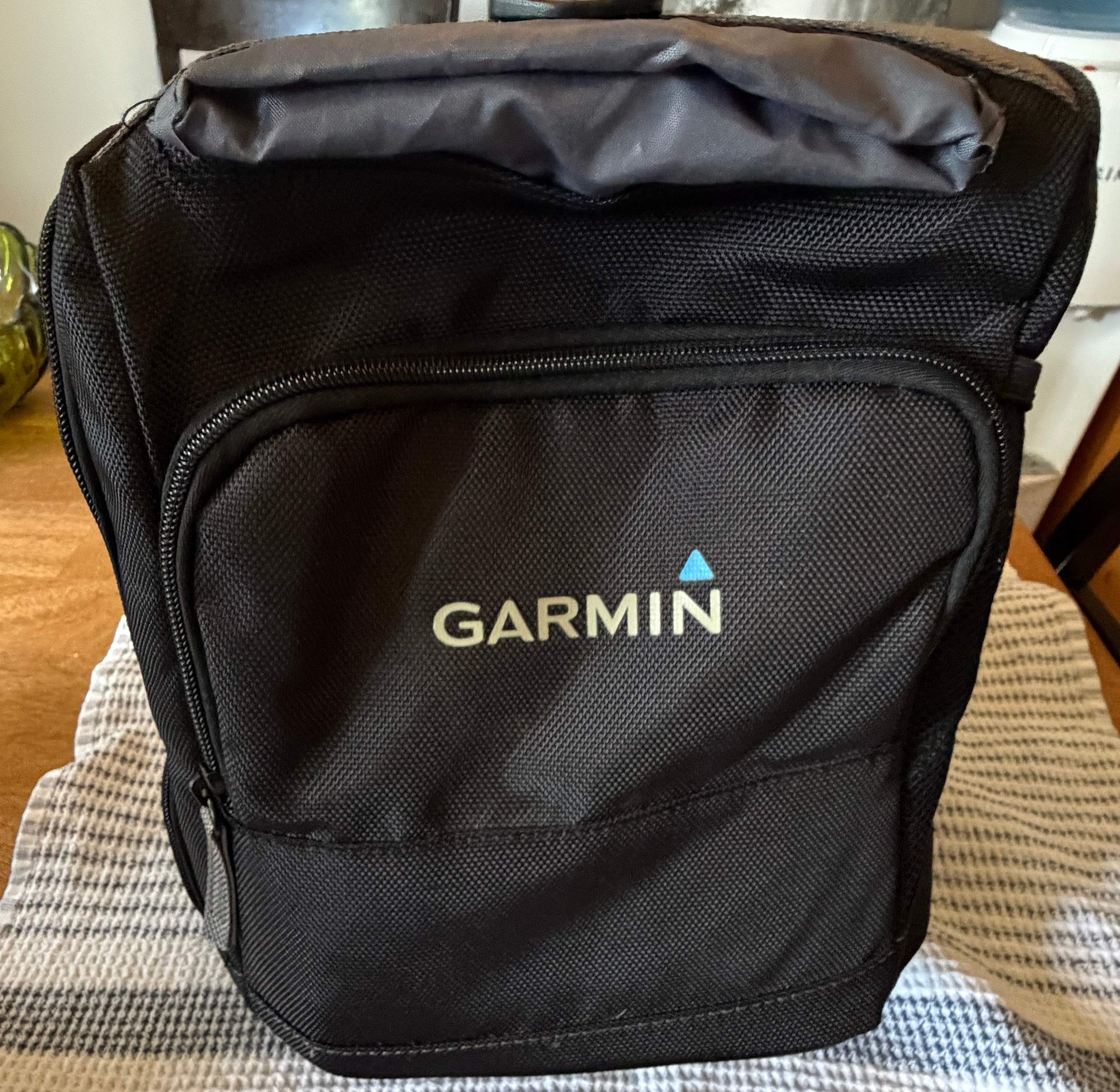 Brand New Garmin STRIKER 4 Portable Fishfinder / GPS