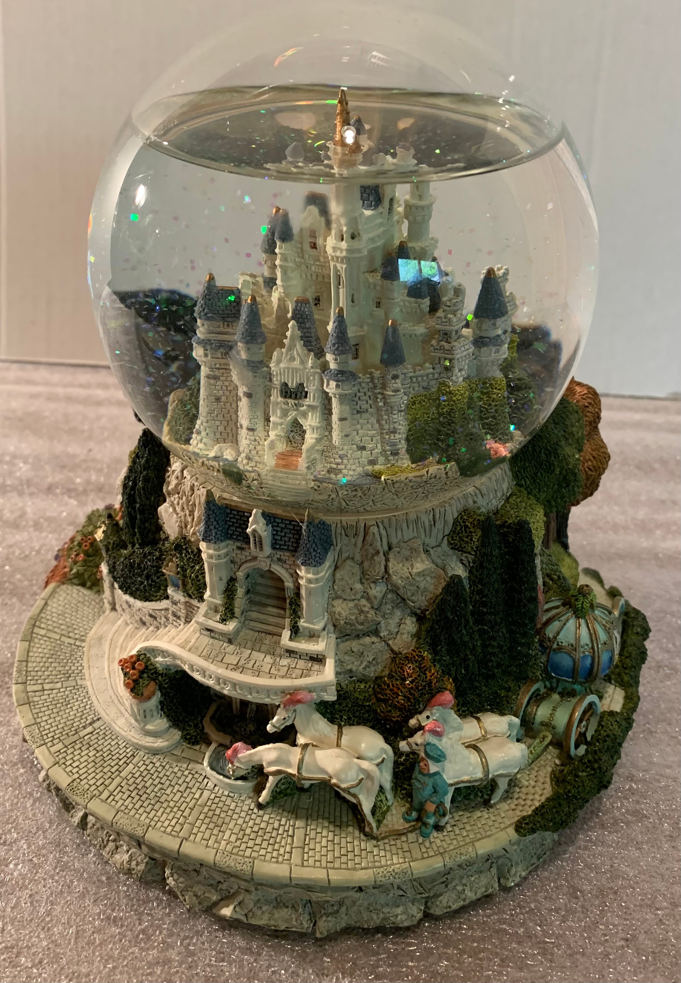 Disney Cinderella Castle Snow Globe
