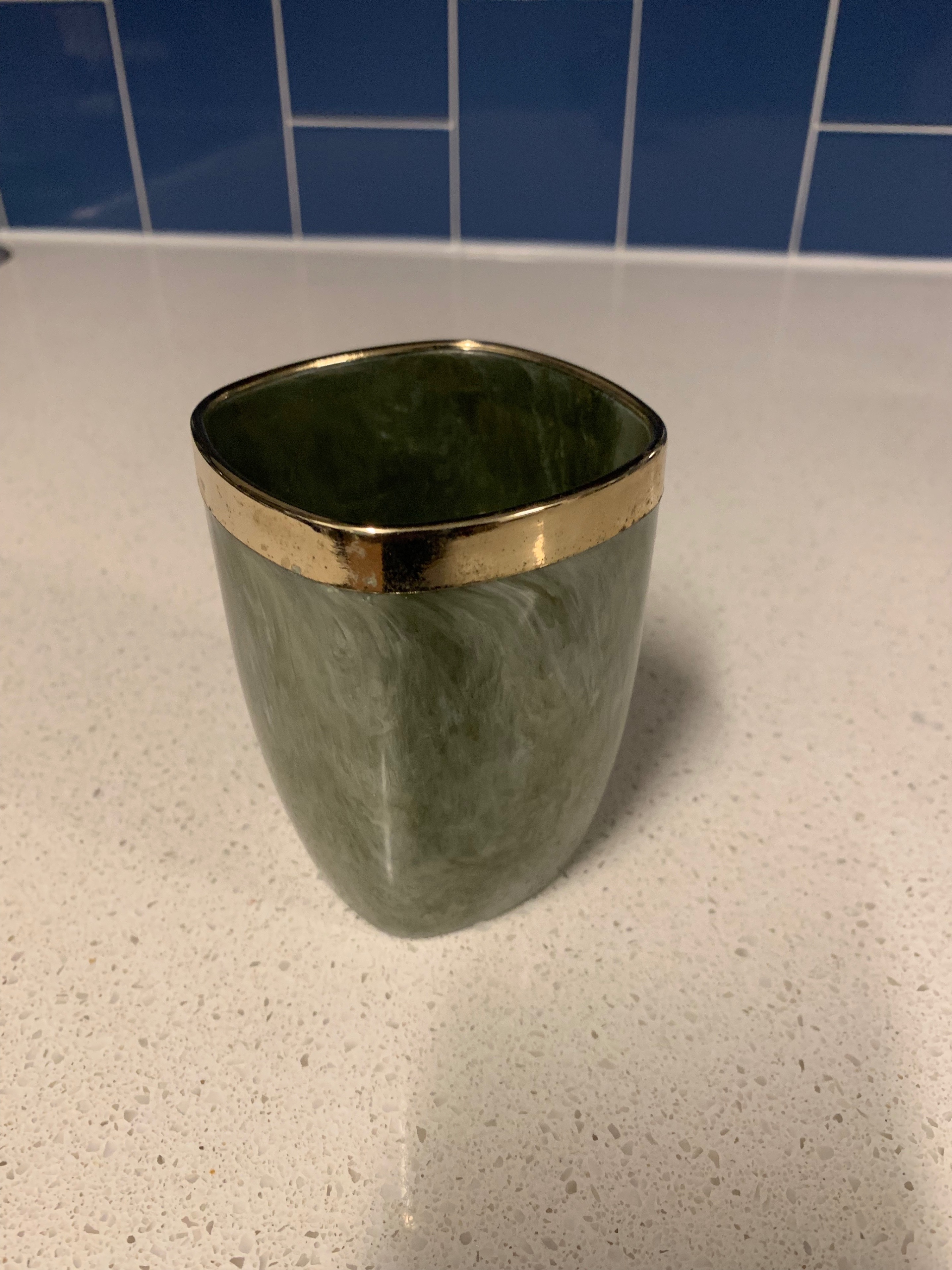 🏺 Green Marble-Effect Cup with Gold Rim