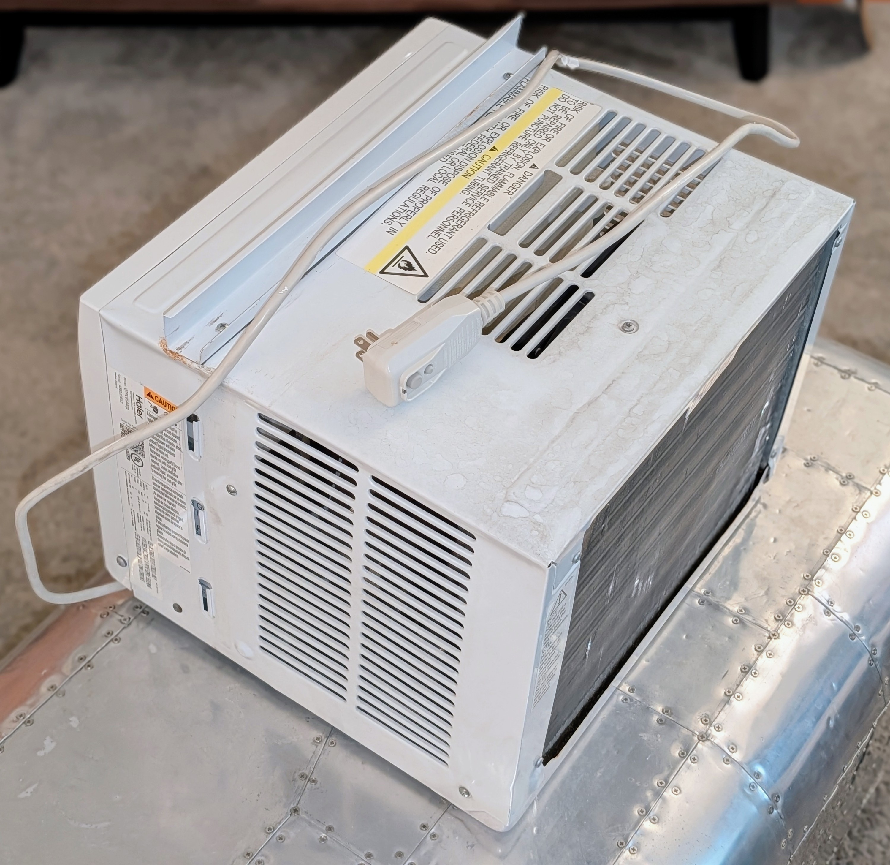 Haier 5,000 BTU Window Air Conditioner  Works Great, blows Cold! - photo 3