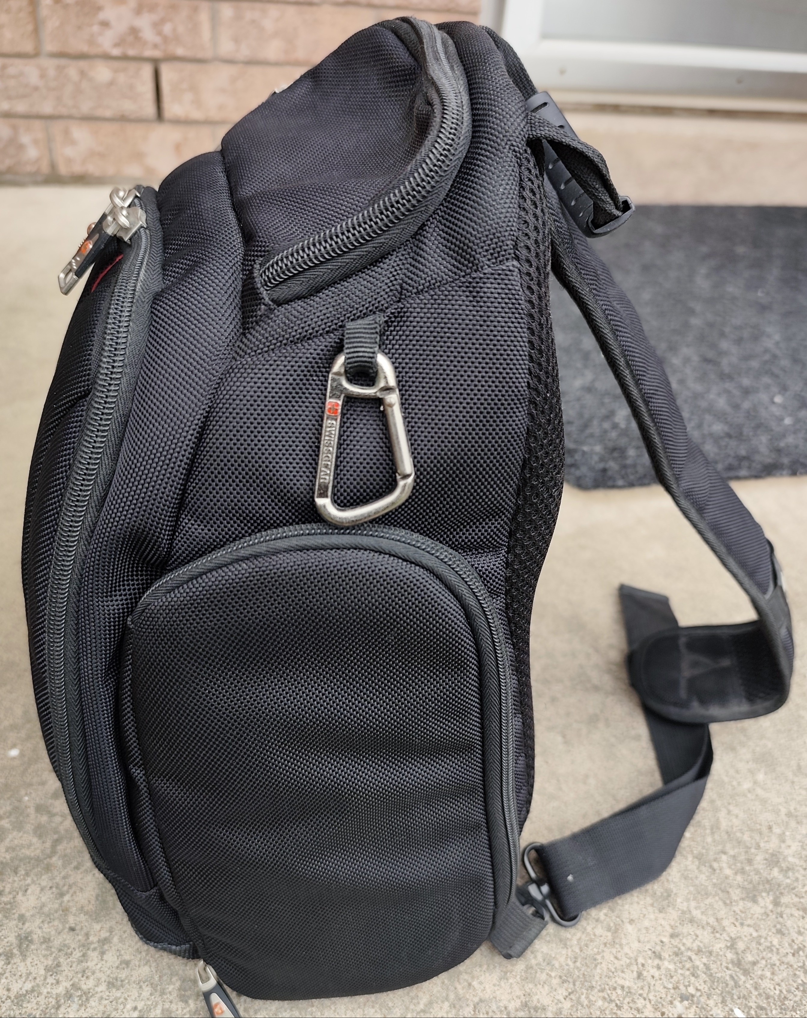 Swiss Gear professional camera sling bag - photo 4
