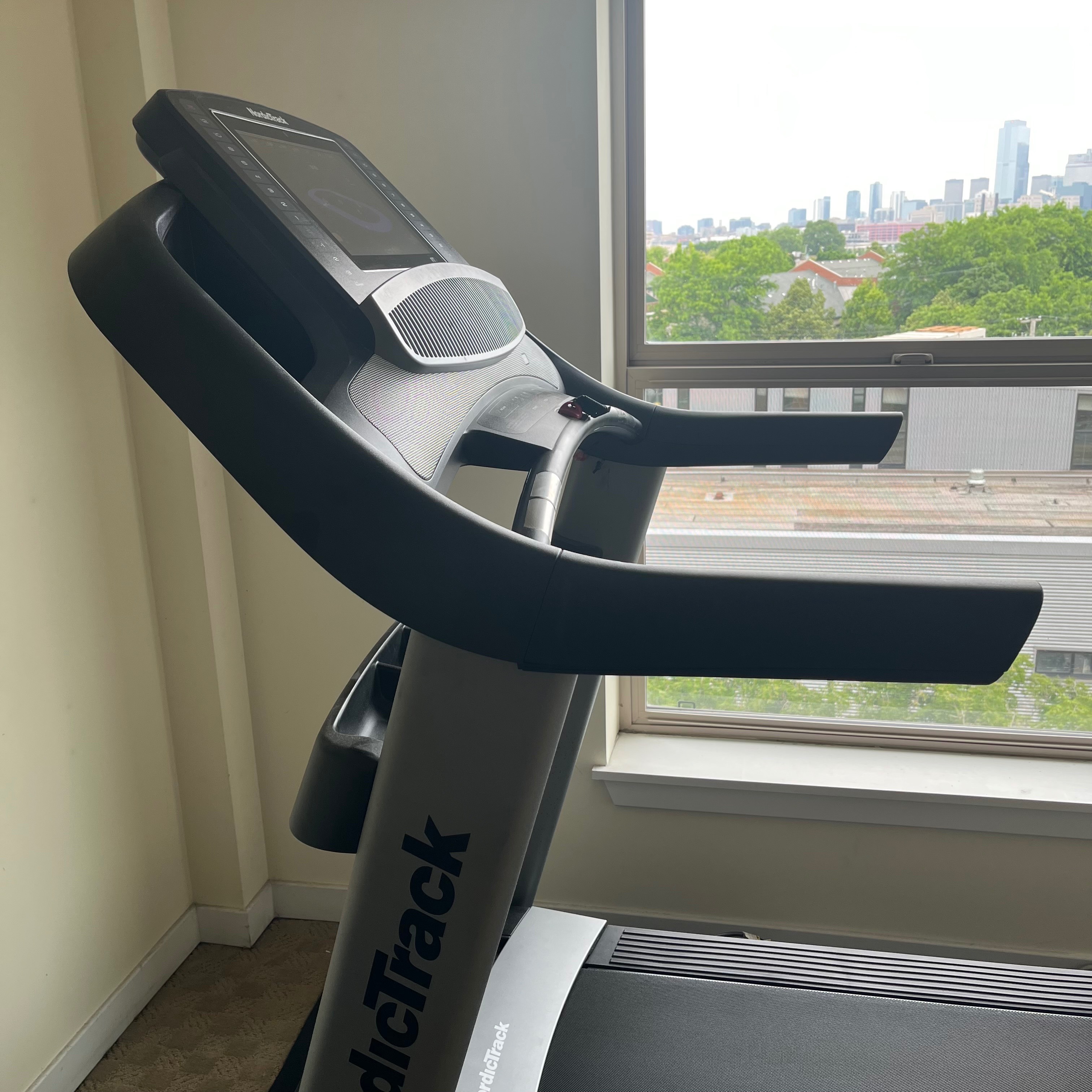 NordicTrack Commercial 2450 Treadmill  w floor mat - photo 3