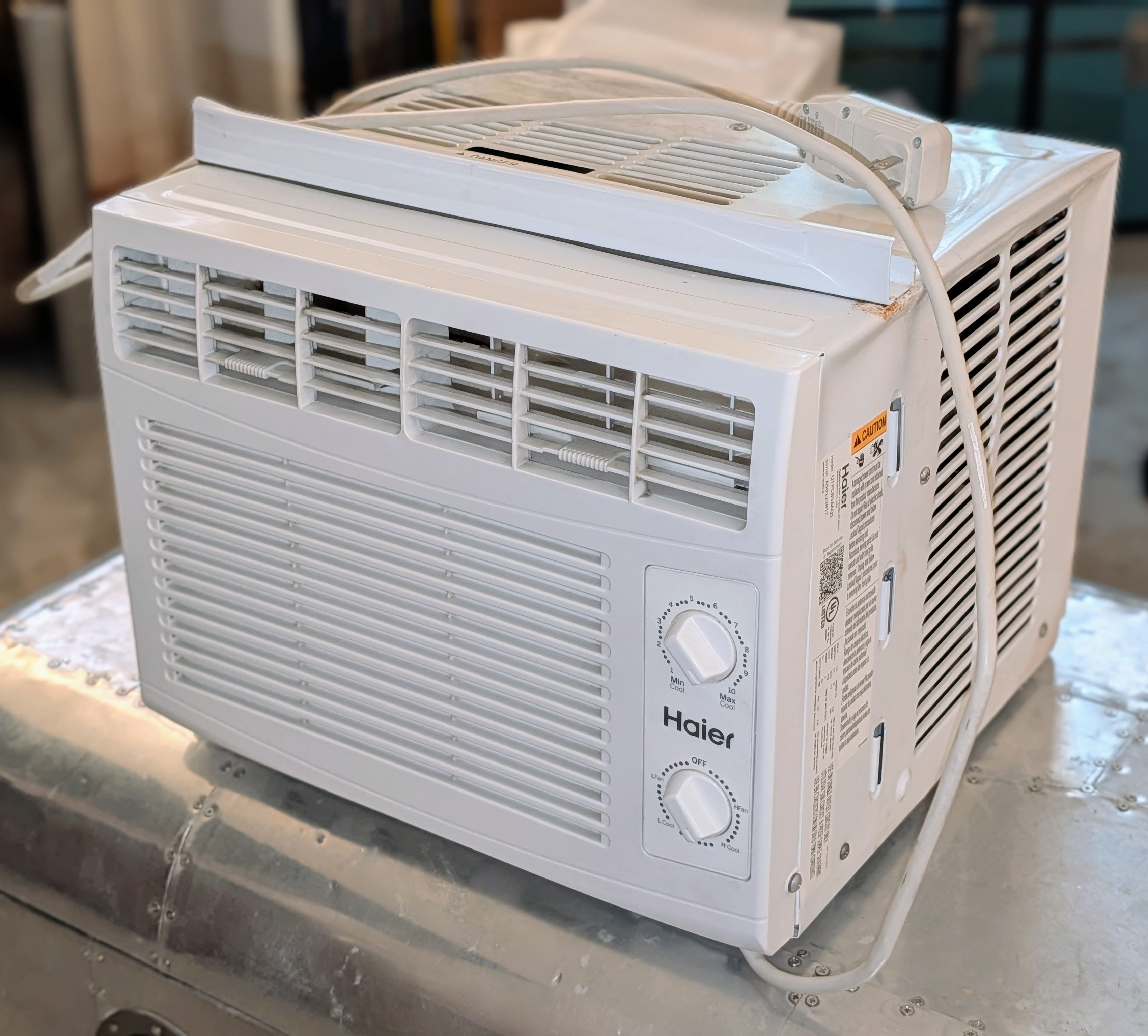 Haier 5,000 BTU Window Air Conditioner  Works Great, blows Cold!