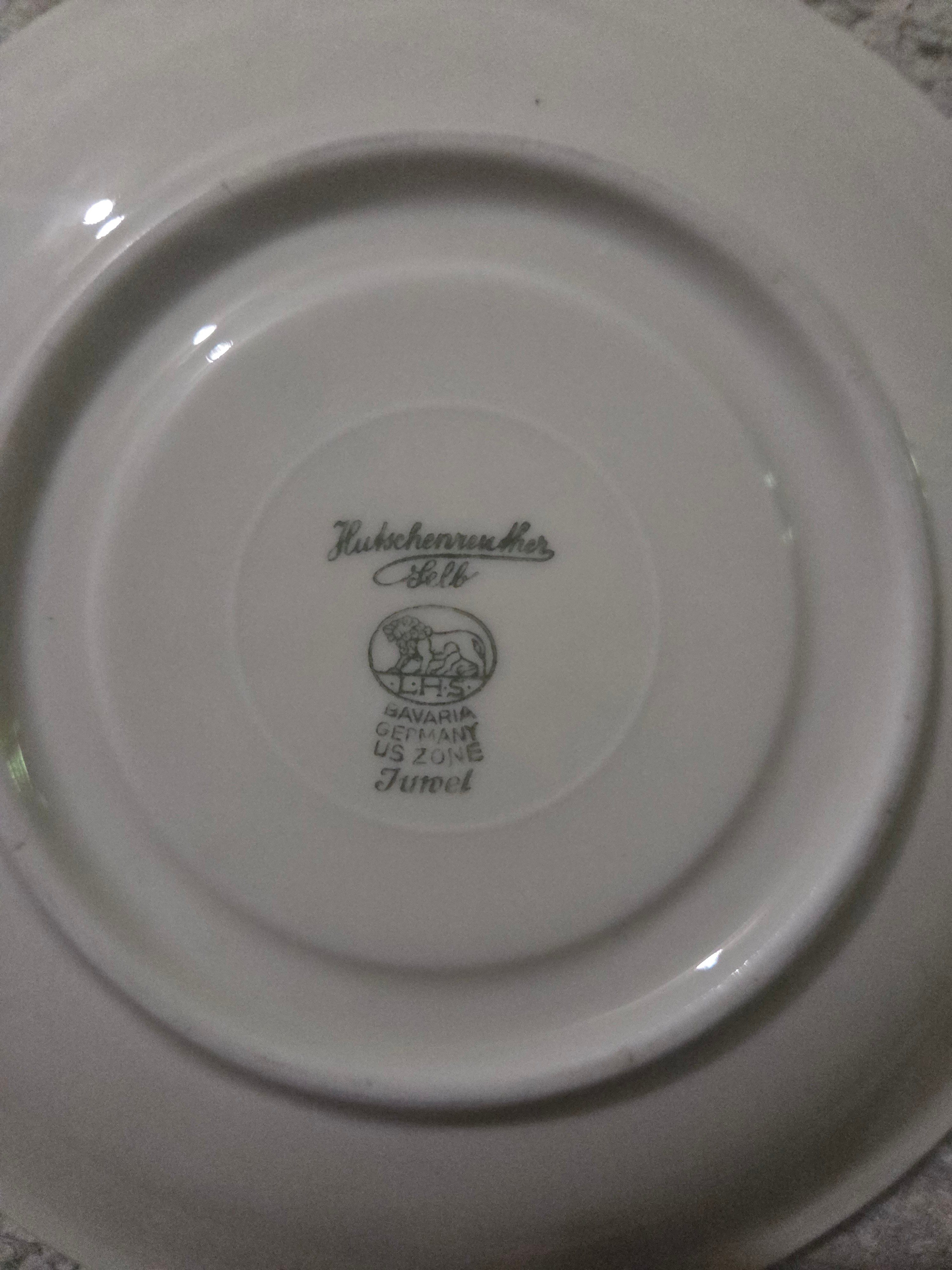 Vintage Hutschenreuther Juwel Teacup Trio, 'US Zone Bavaria' - photo 2