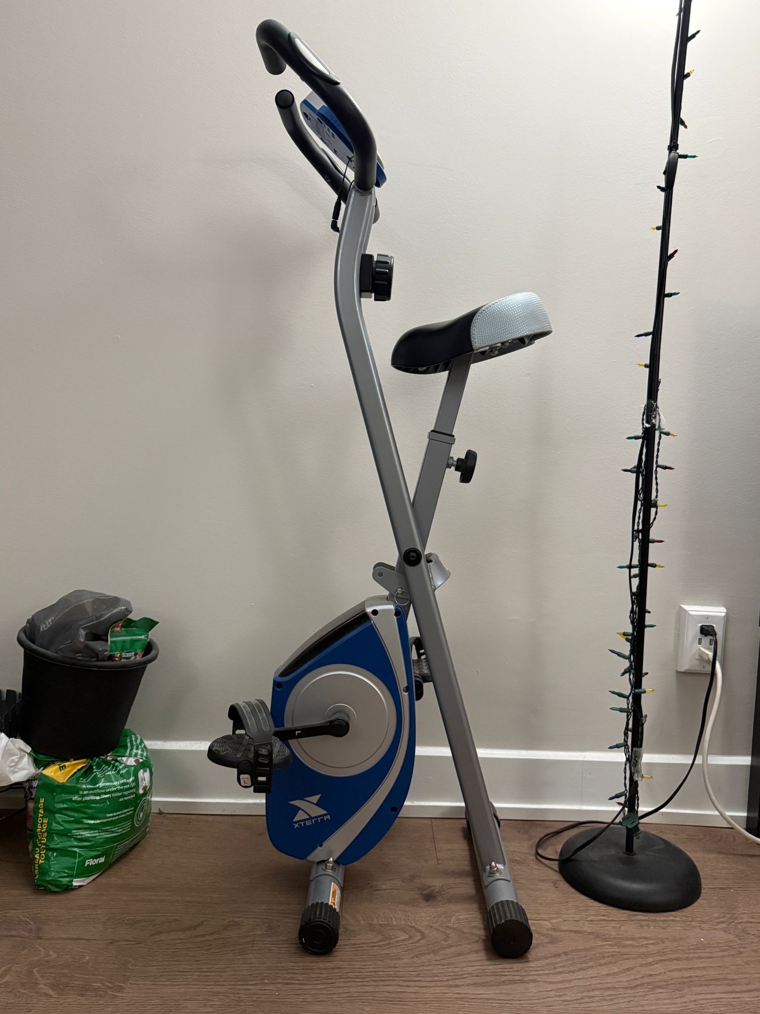 Exercise Bike /Folding Adjustable / Portable Bike for Home Gym - photo 2