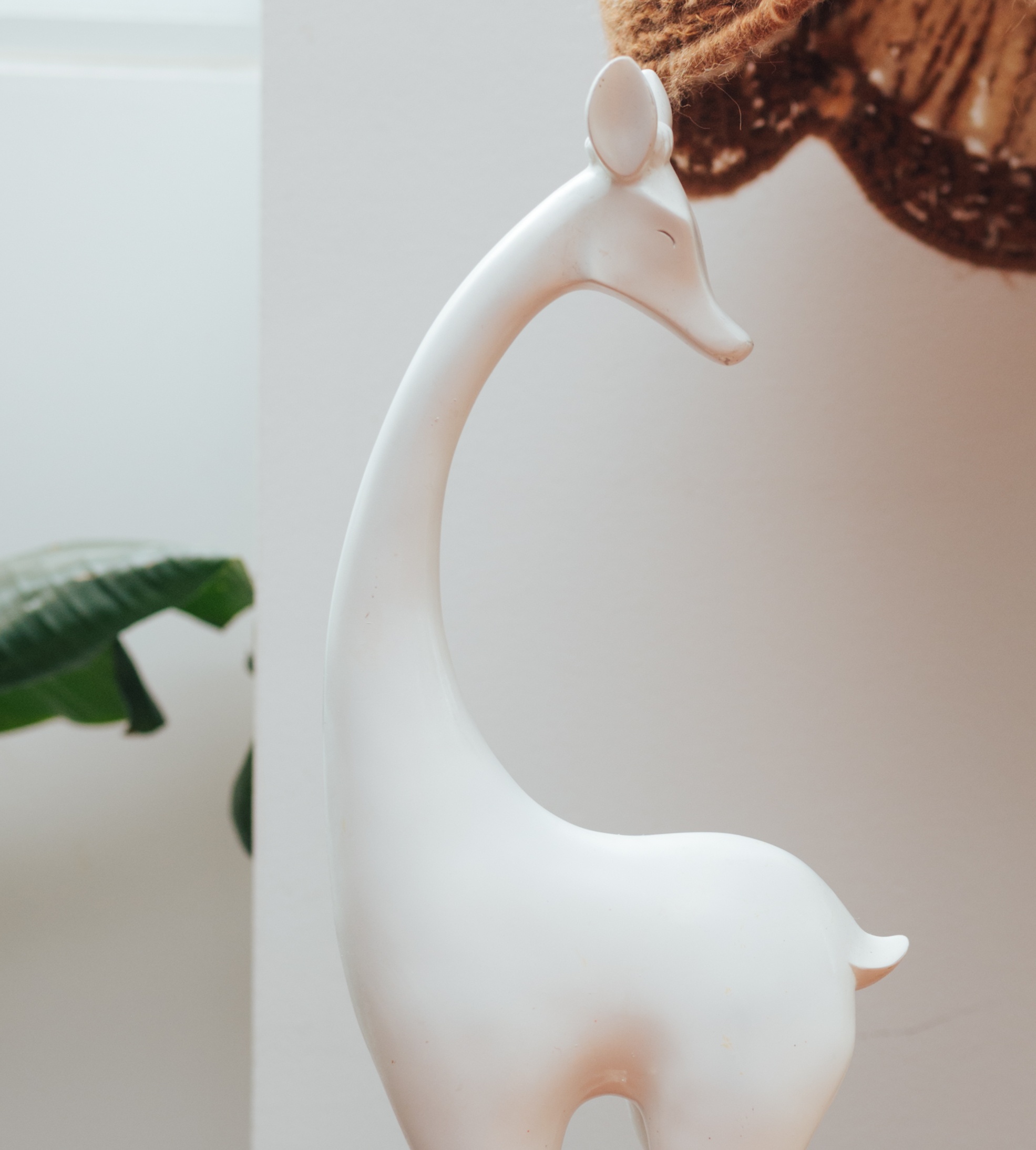 White Mid-Century Style Doe Sculpture - photo 2