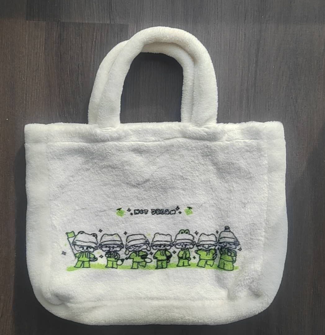 White Plush Tote Bag with NCT Dream Graphic - photo 2
