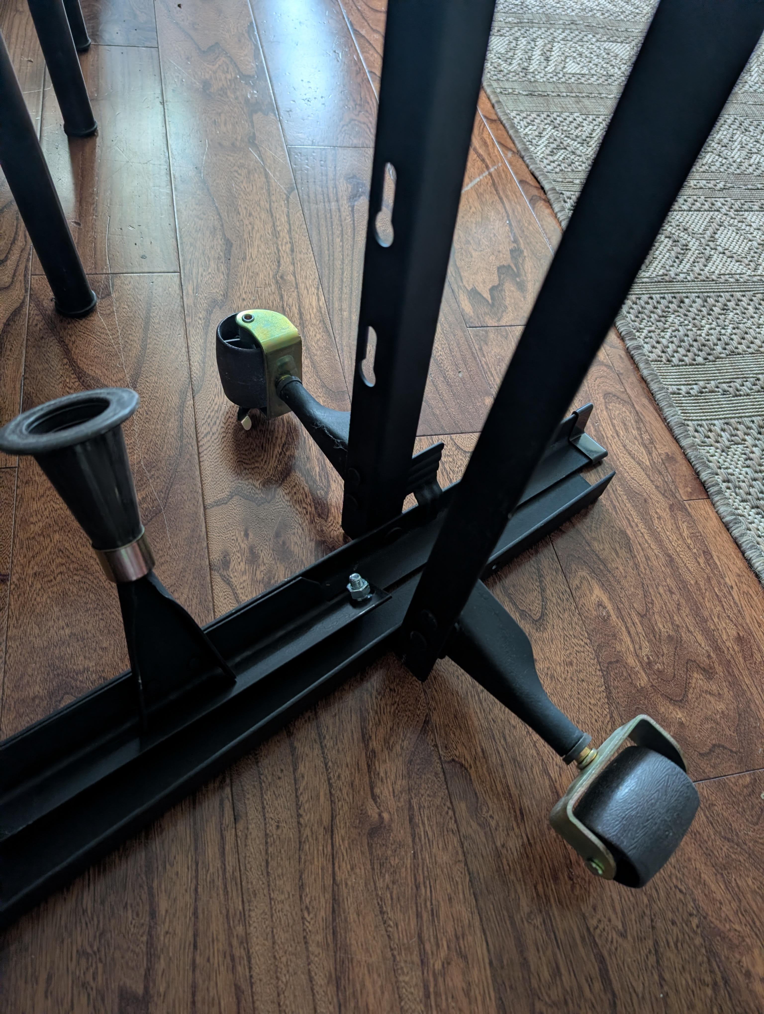 Heavy-duty metal Queen bed frame on wheels - photo 2