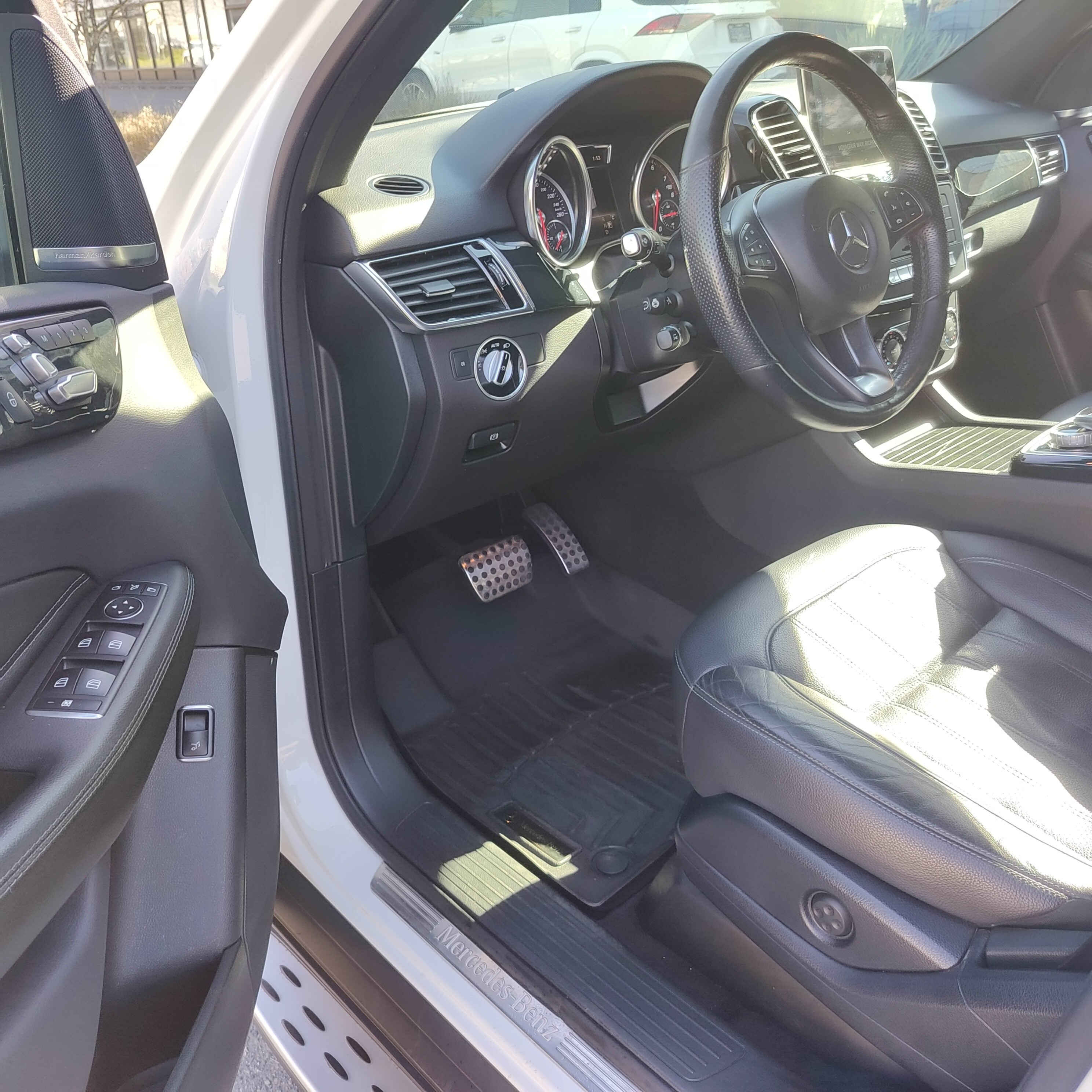 2017 Mercedes Benz GLE/GLE400 4M Local Car No Accident 83,000 KM - photo 4