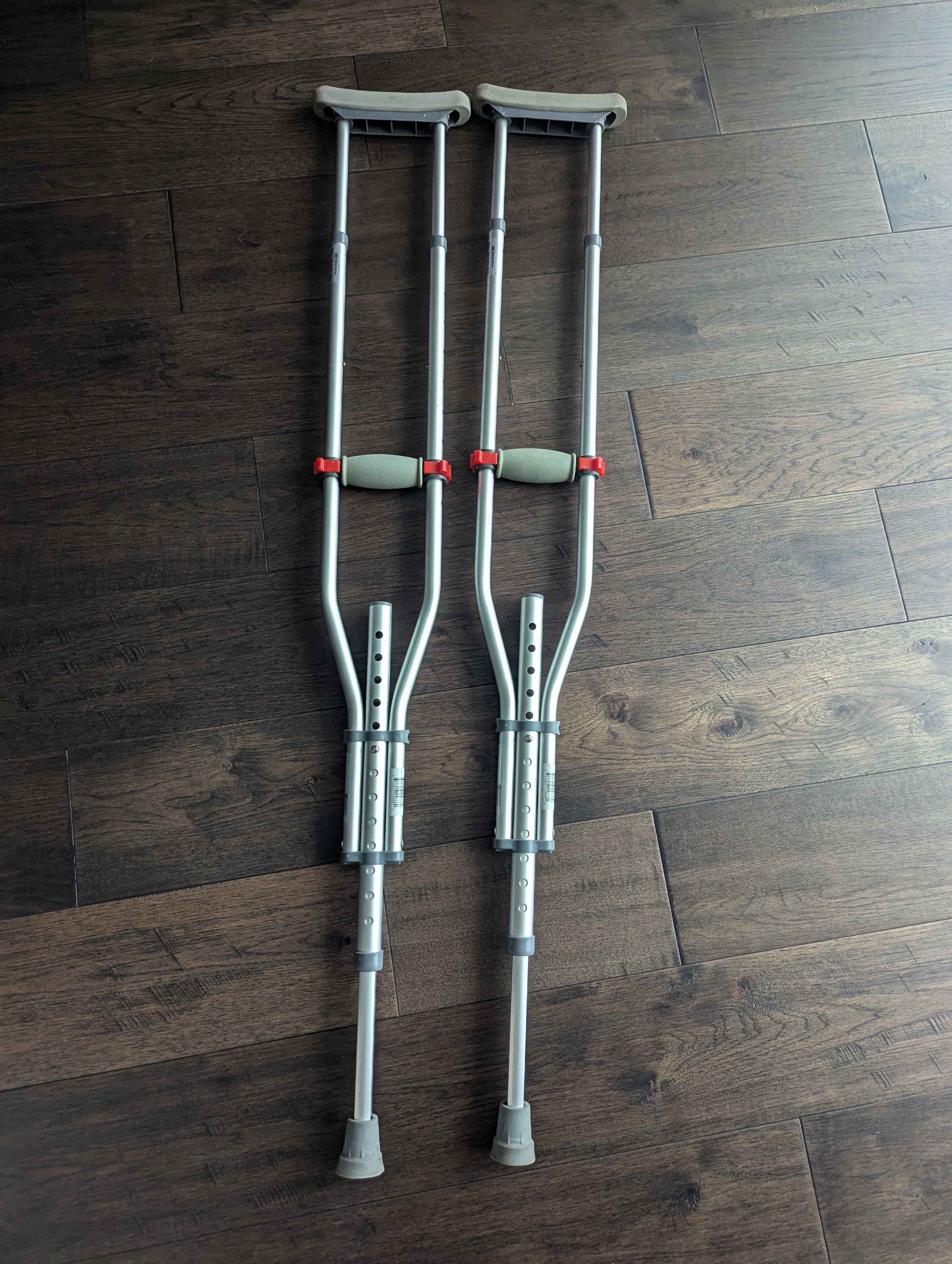 Crutches for Height 4'7"-6'7" Cleaned - Height Adjustable Grips