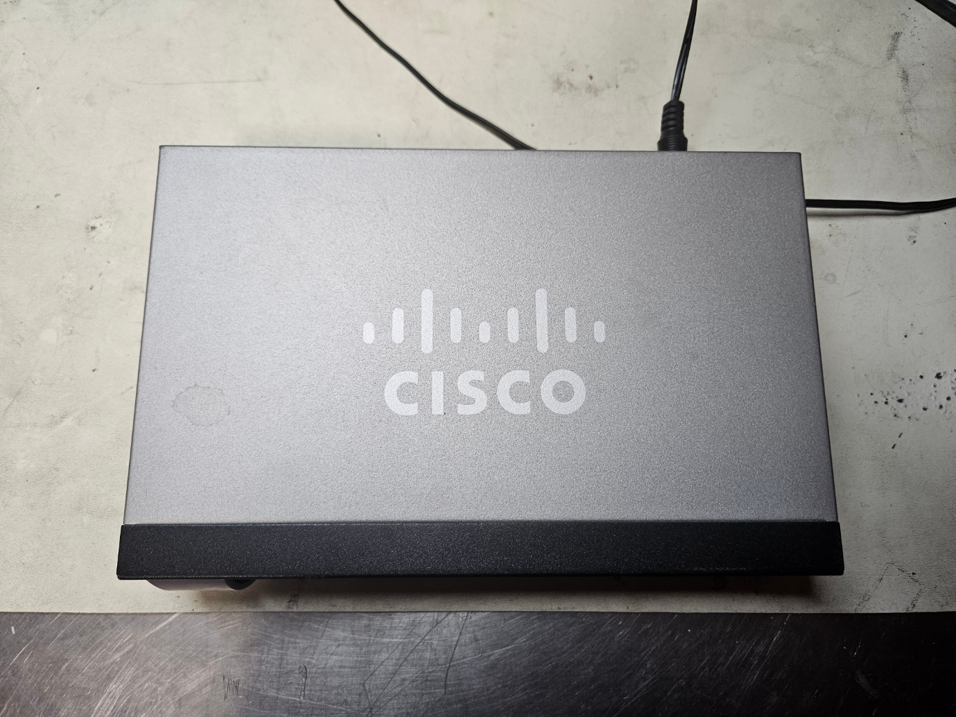 Cisco RV320 – Gigabit Dual WAN VPN Router - photo 2
