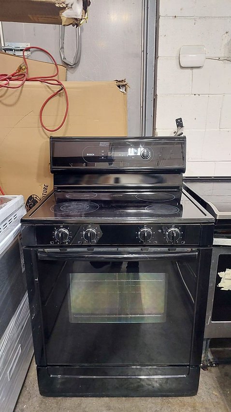 Warehouse Clearence Sale on New and Used Stoves - photo 4