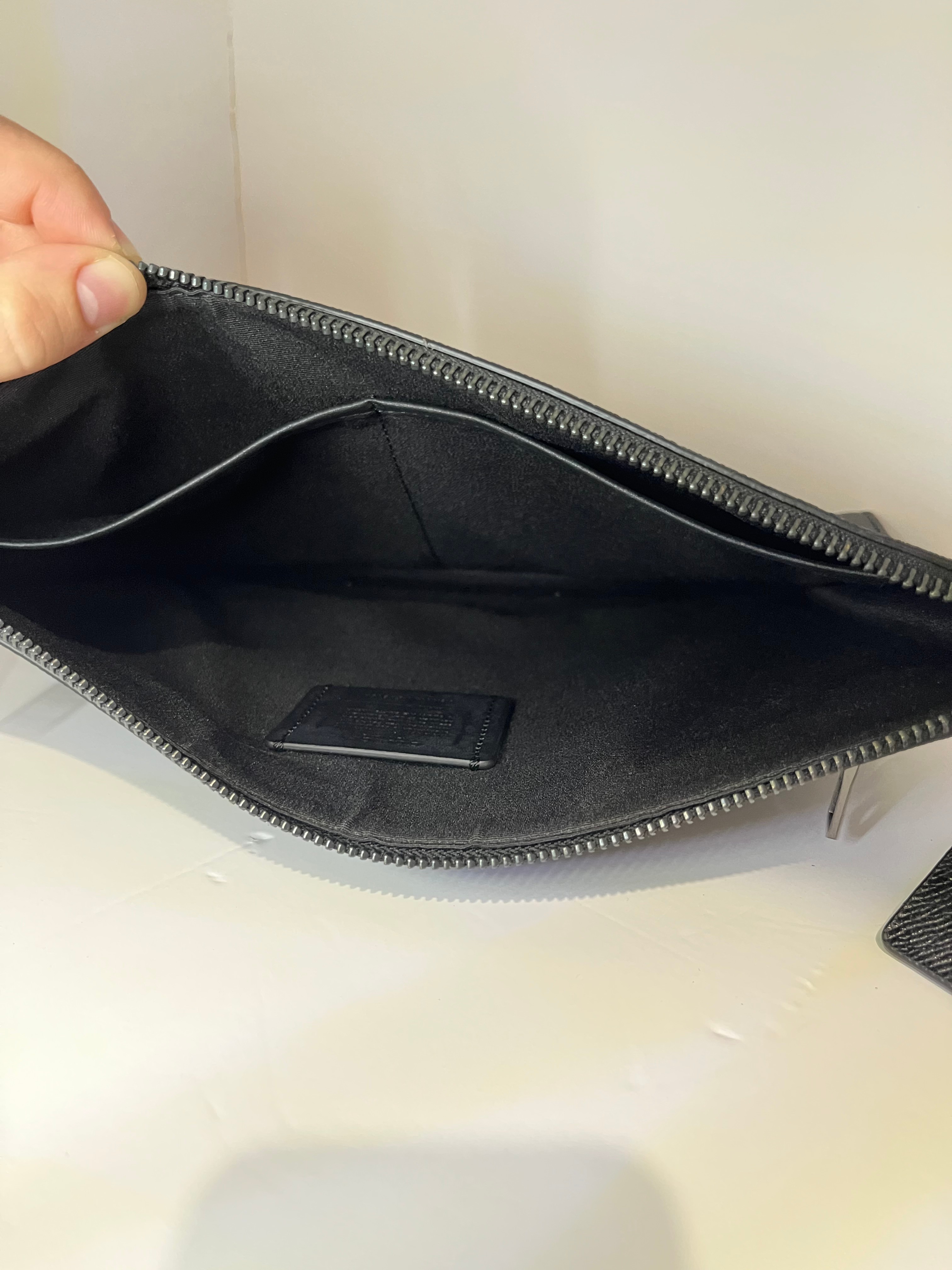 Authentic Coach Crossgrain Leather Wristlet Pouch - New - photo 5
