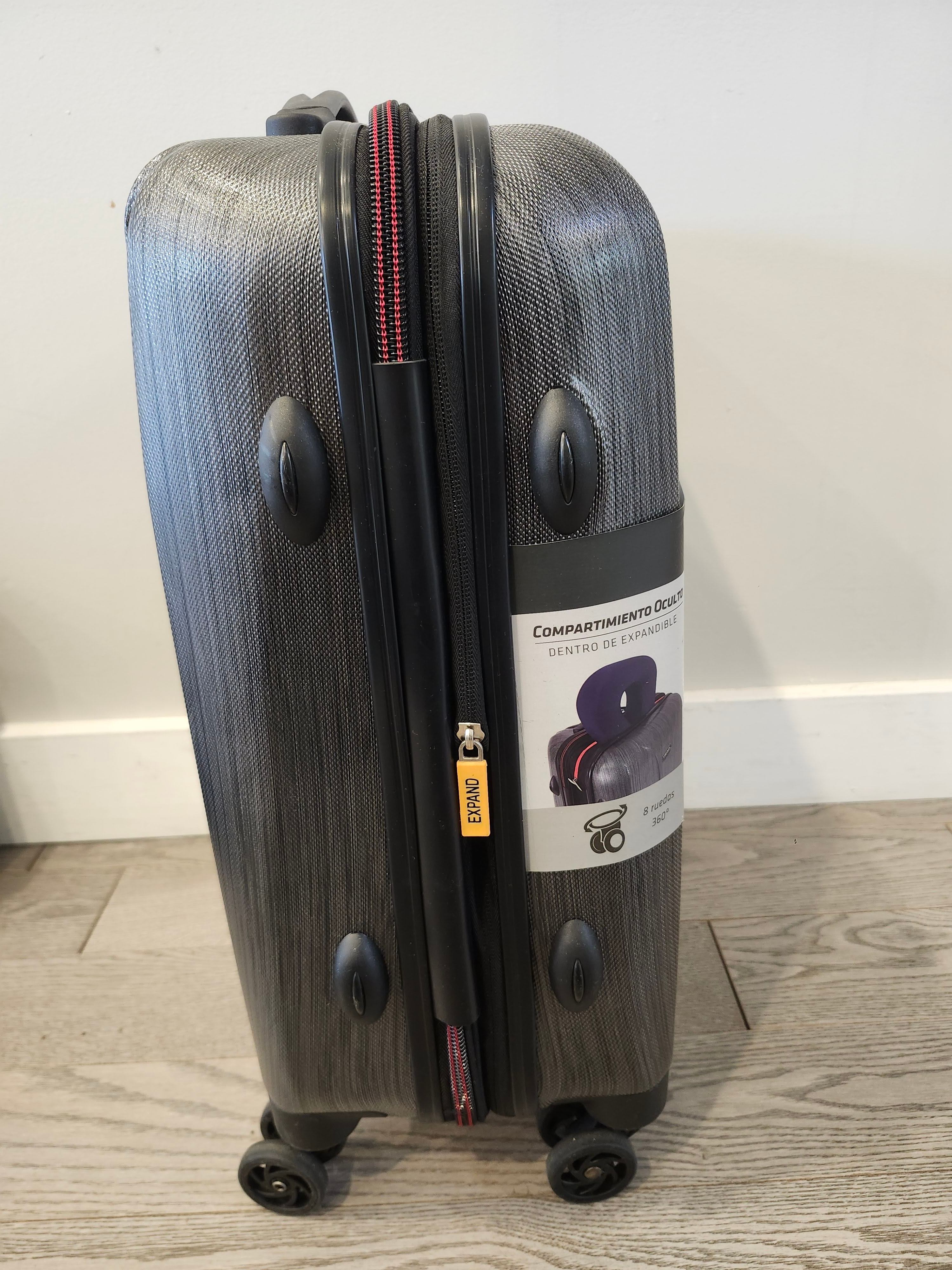 Like New HEAD Hard Shell Carry-On 4-Wheel Spinner Suitcase - photo 4