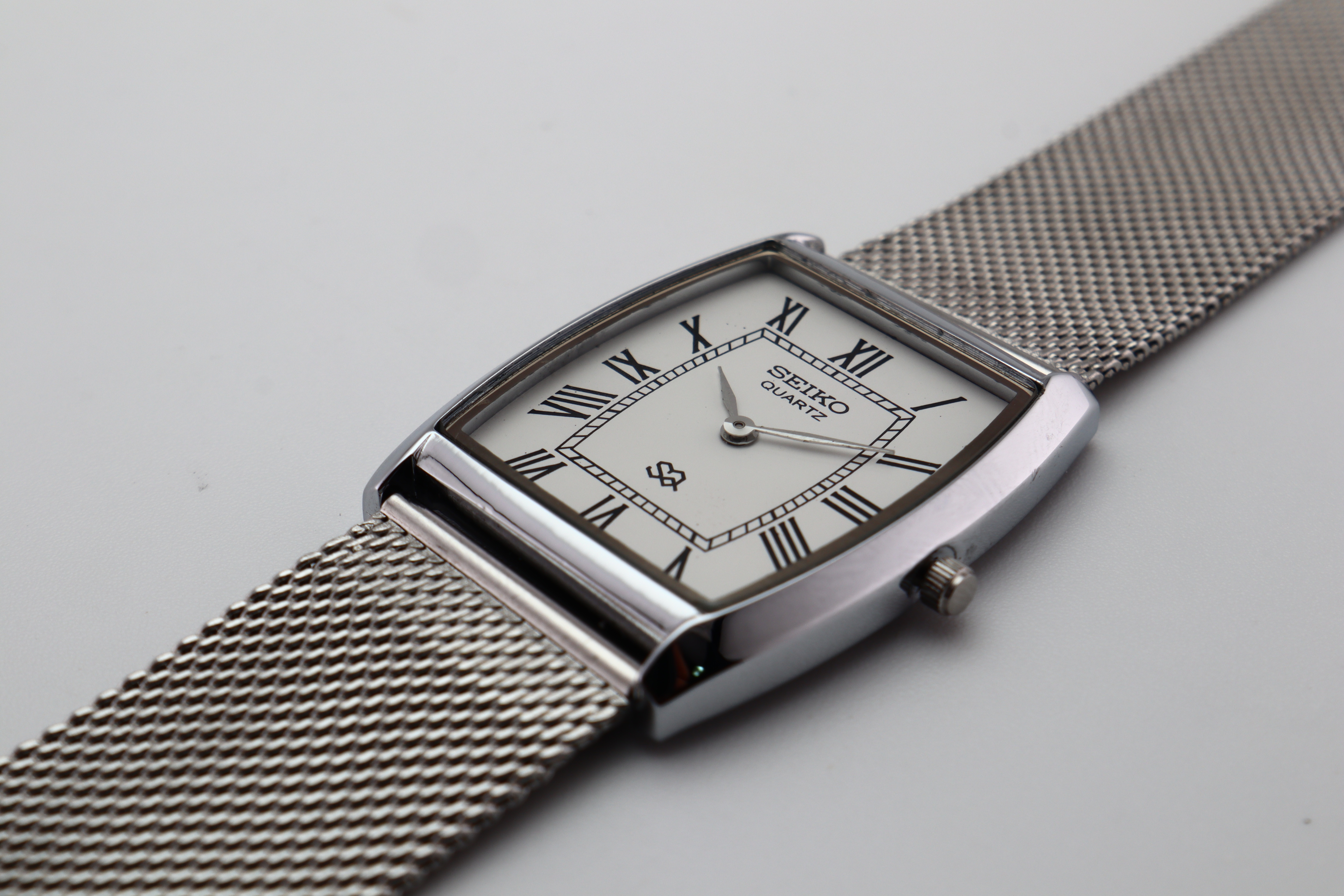 Refurbished Vintage Barrel Tank Men’s Watch - photo 4