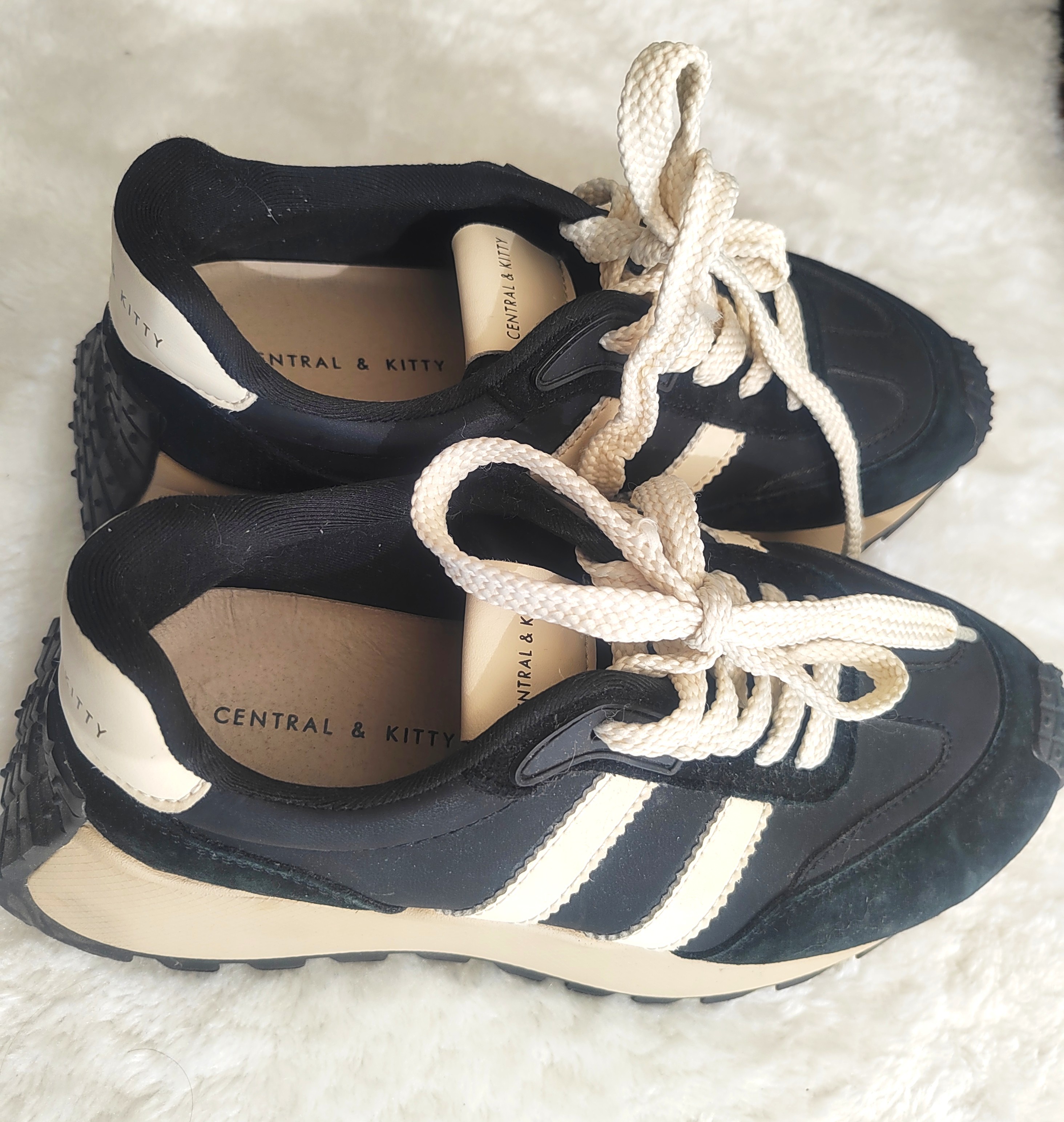 Central & Kitty Black Cream Sneakers