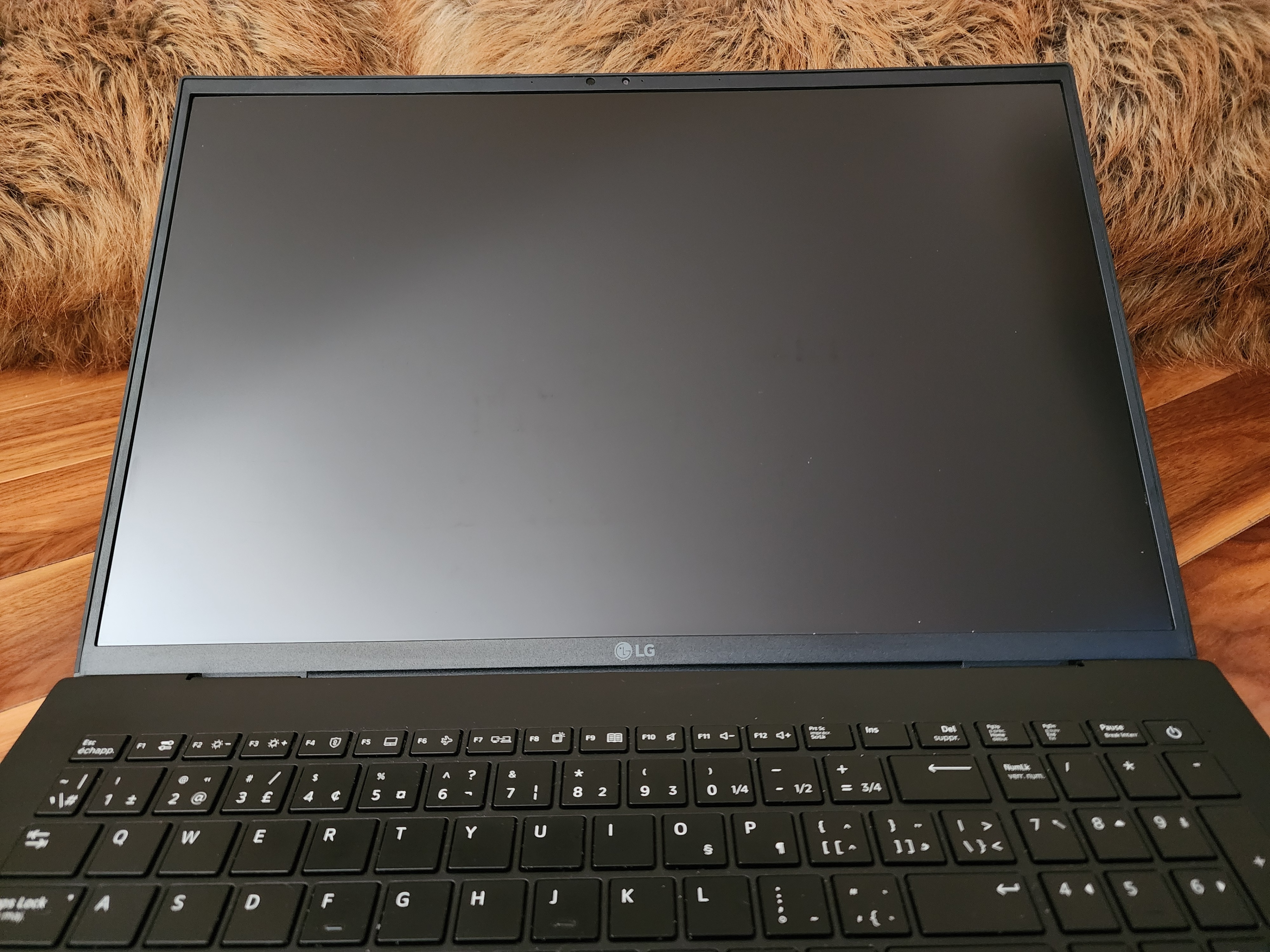 LG Gram 17 Inch (i7, 16GB RAM, 1TB SSD) - photo 2