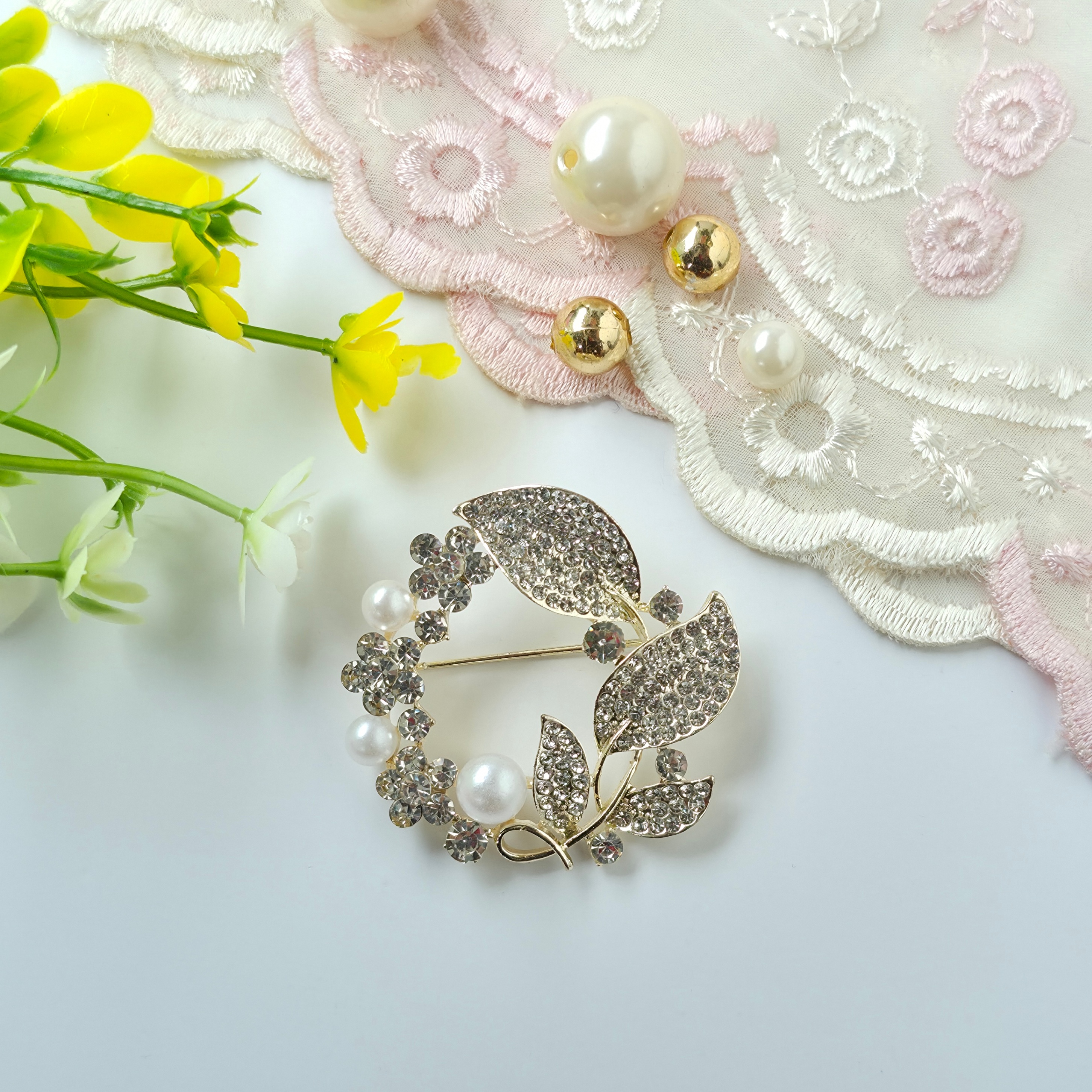 ✨ Crystal Pearl Floral Wreath Brooch by Rabloo Accessories - photo 2