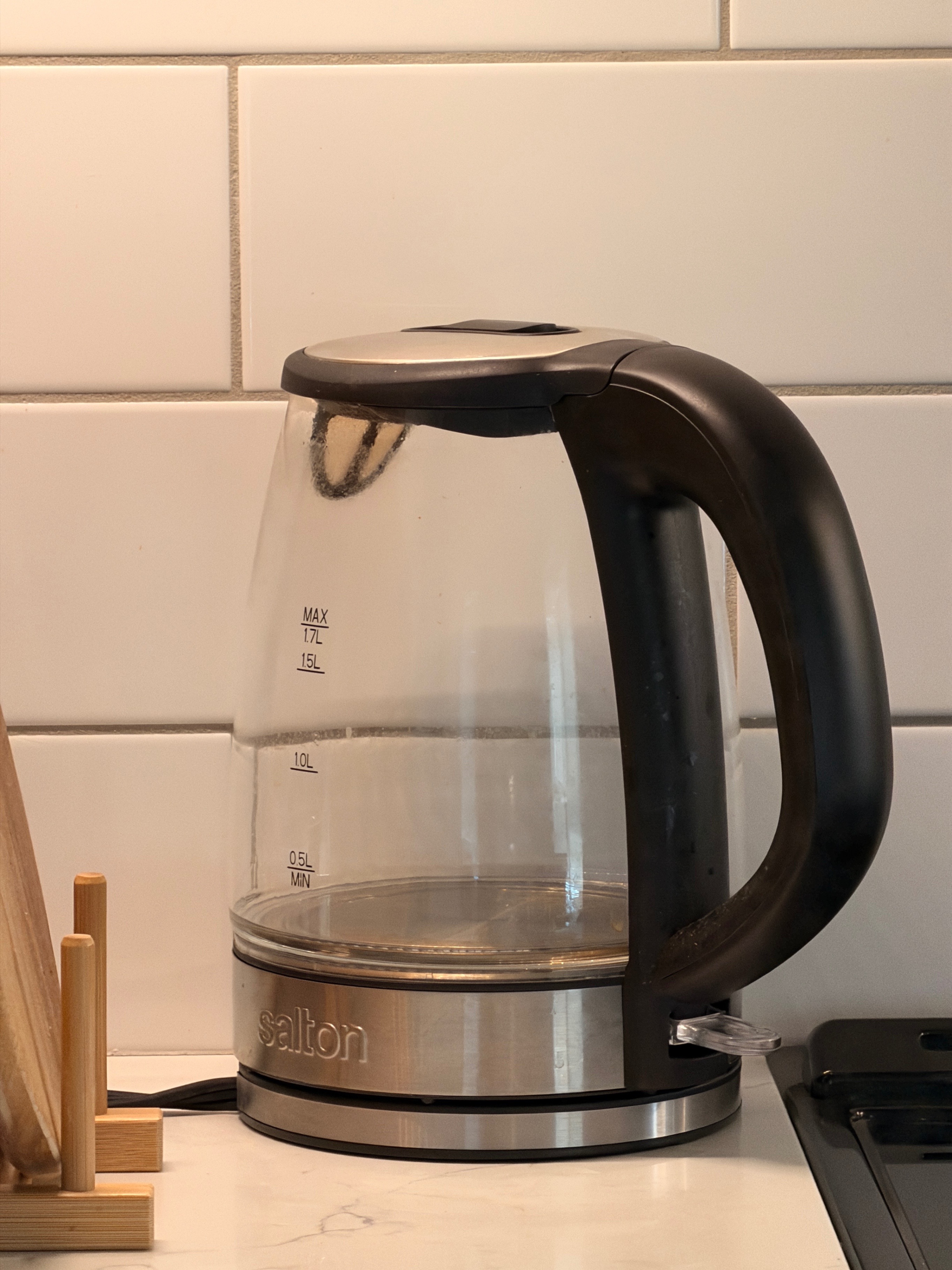 Salton 1.7L cordless electric glass kettle - photo 2