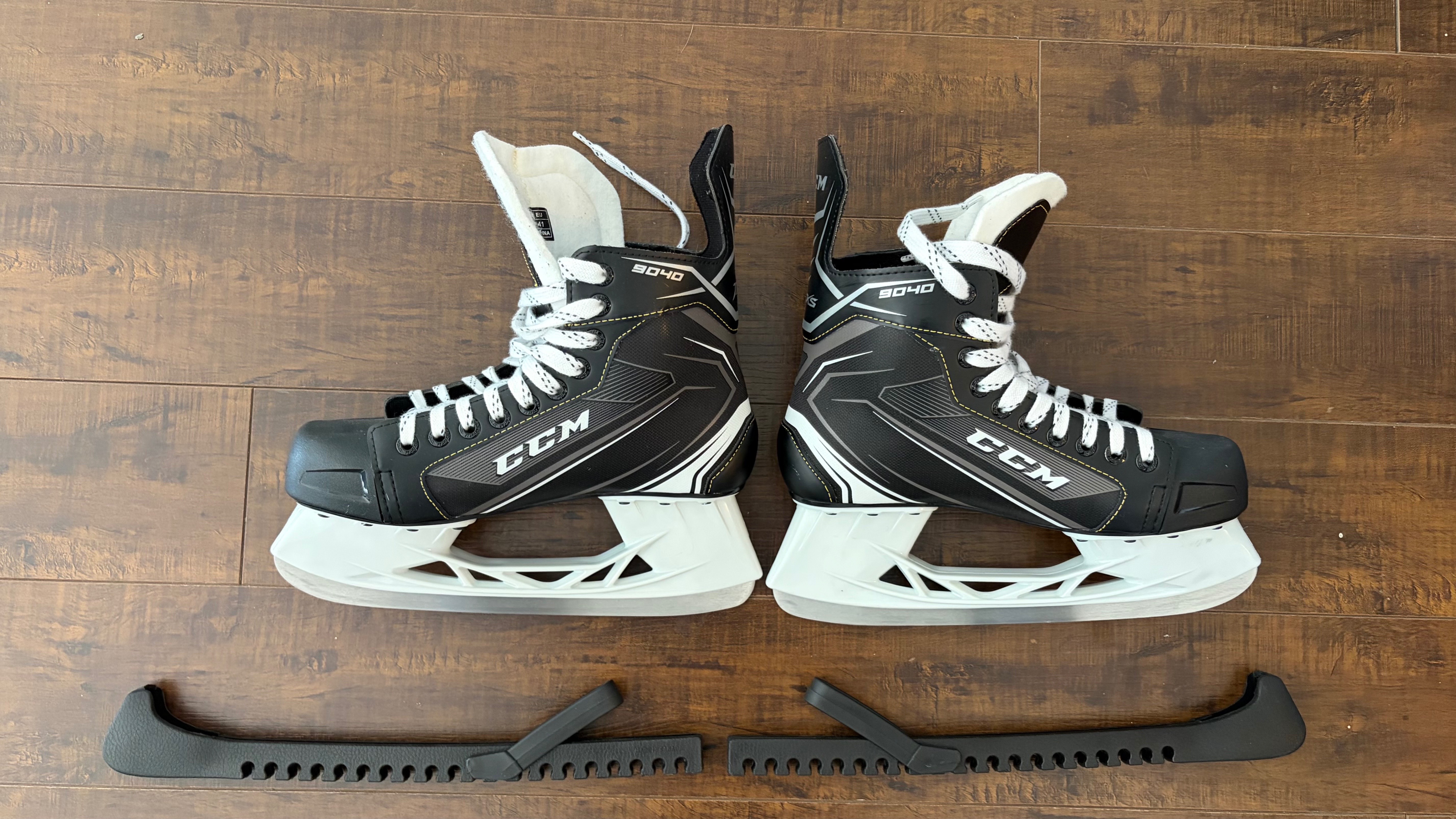 CCM 9040 Ice Skates – Used Twice