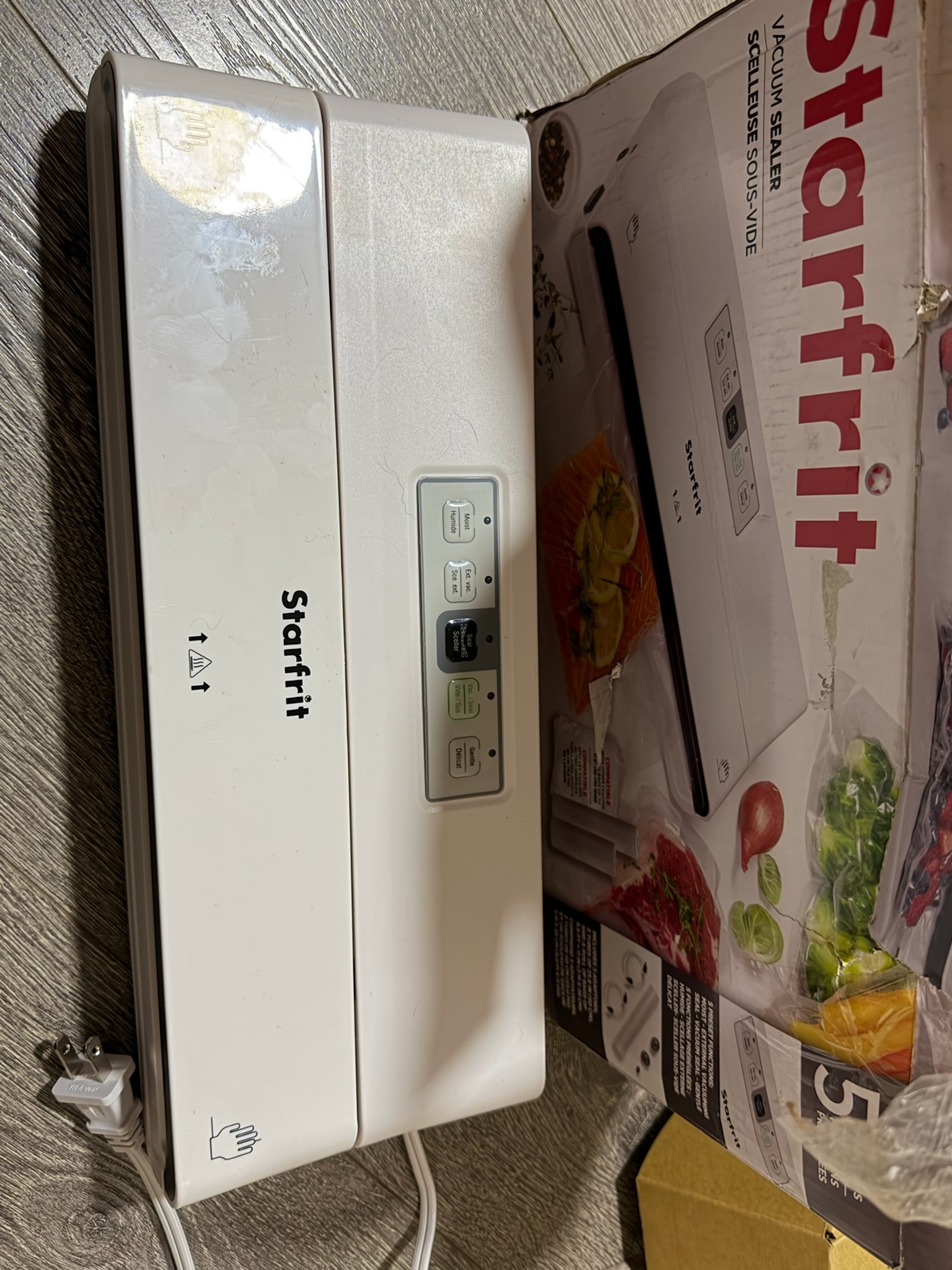 Starfrit Electric Vacuum Sealer Machine - Open Box - photo 2