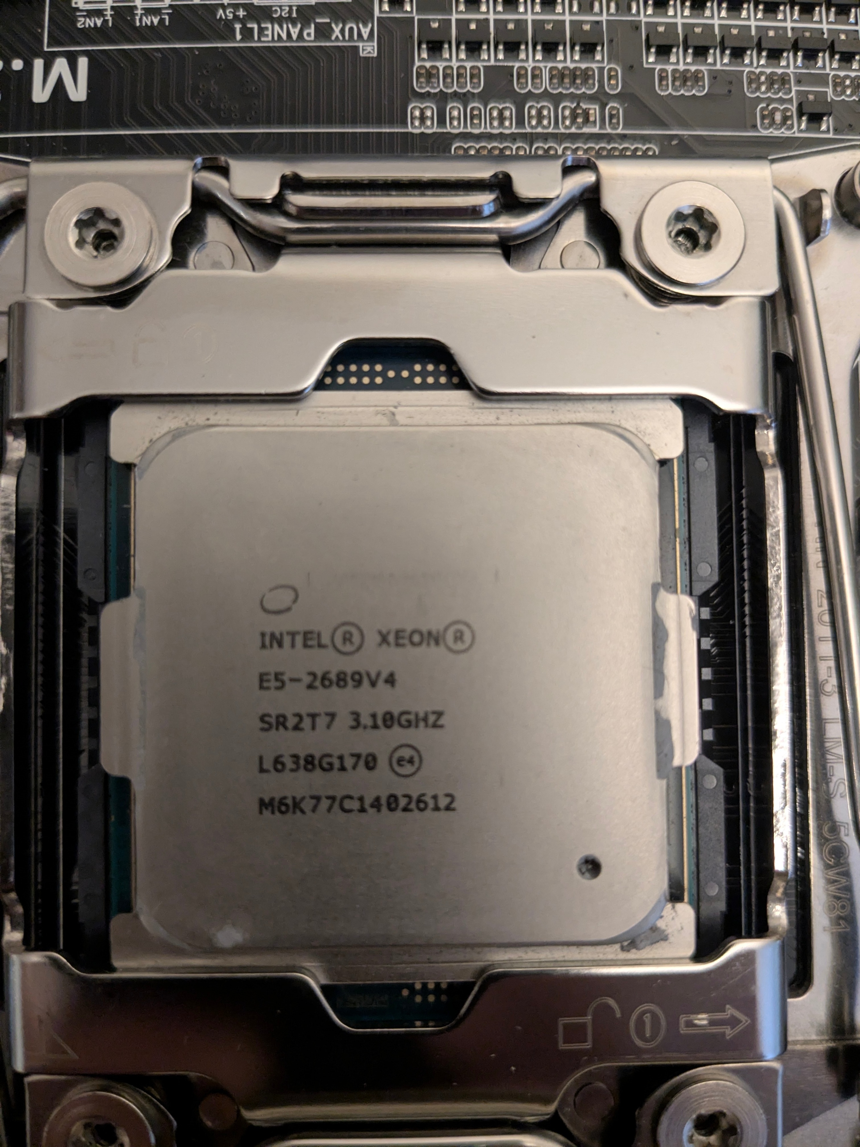 Intel Xeon E5-2689v4 SR2T7 3.1GHz 10 Core LGA2011-3