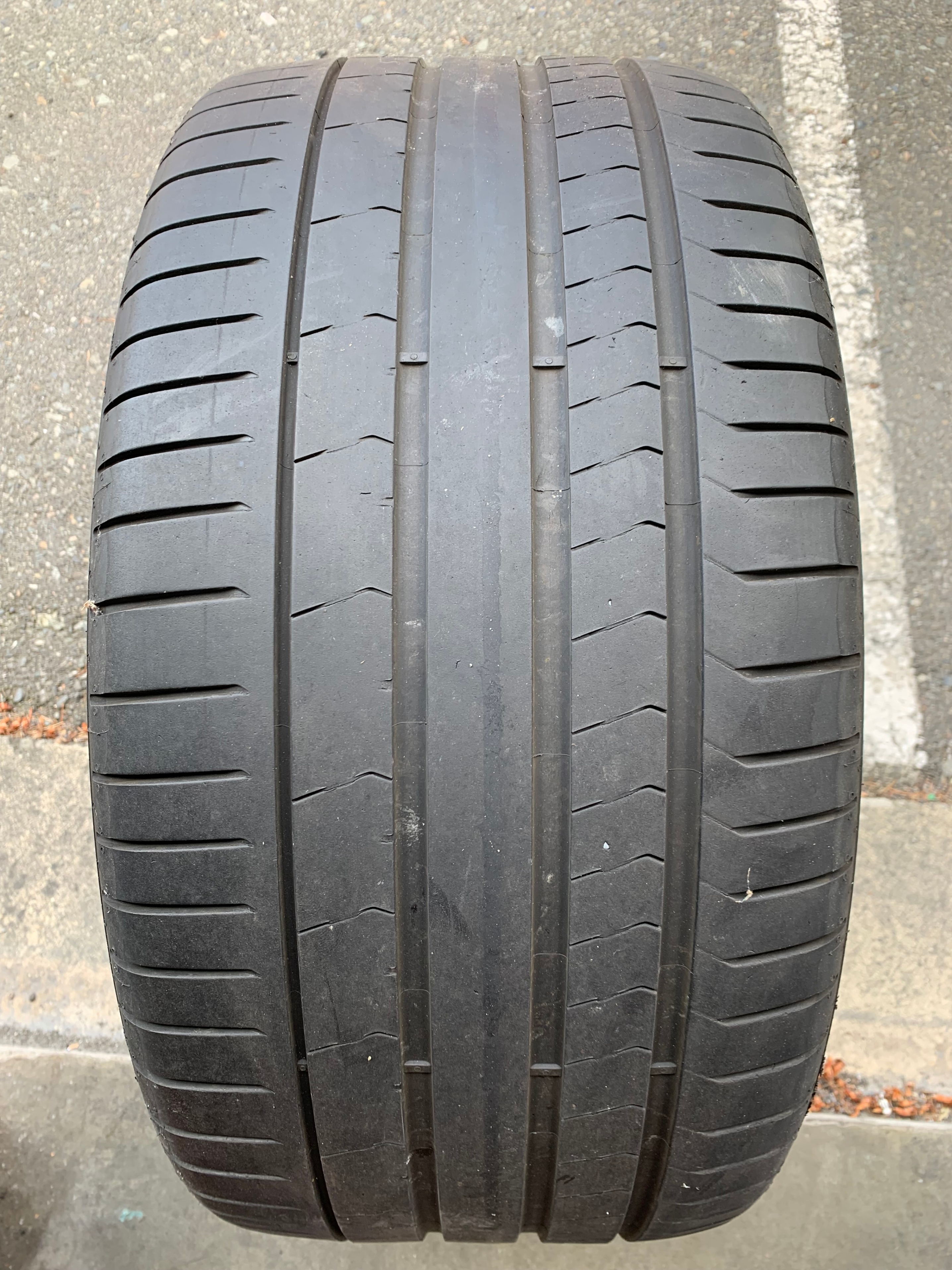 1 X single 275/30/21 98Y Pirelli Pzero PZ4 RFT w over 60% tread