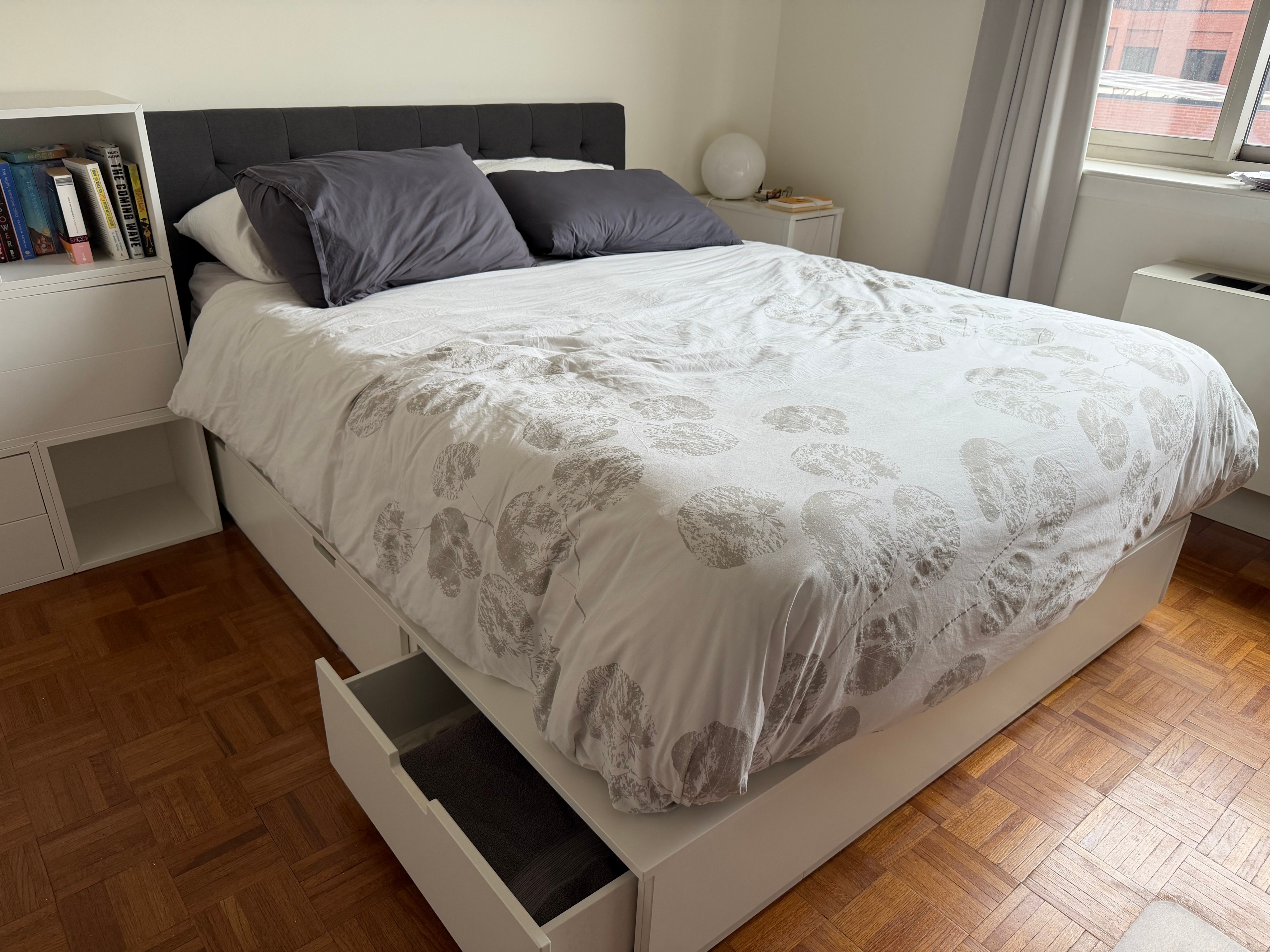Queen size bedframe w gray upholstered Tufted Headboard
