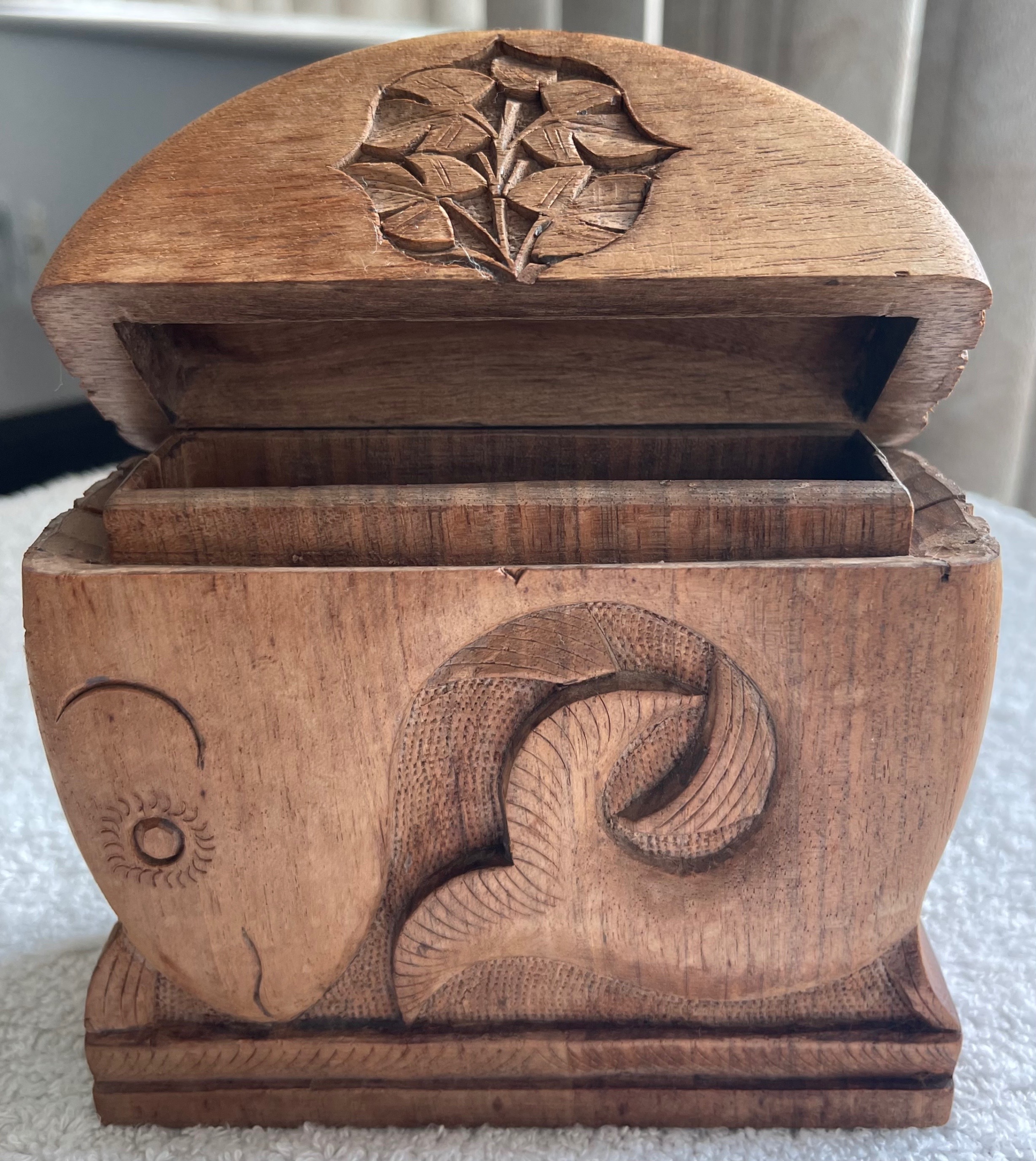 Vintage Kashmiri Hand-Carved Walnut Fish Cig Holder (Labeled) - photo 2