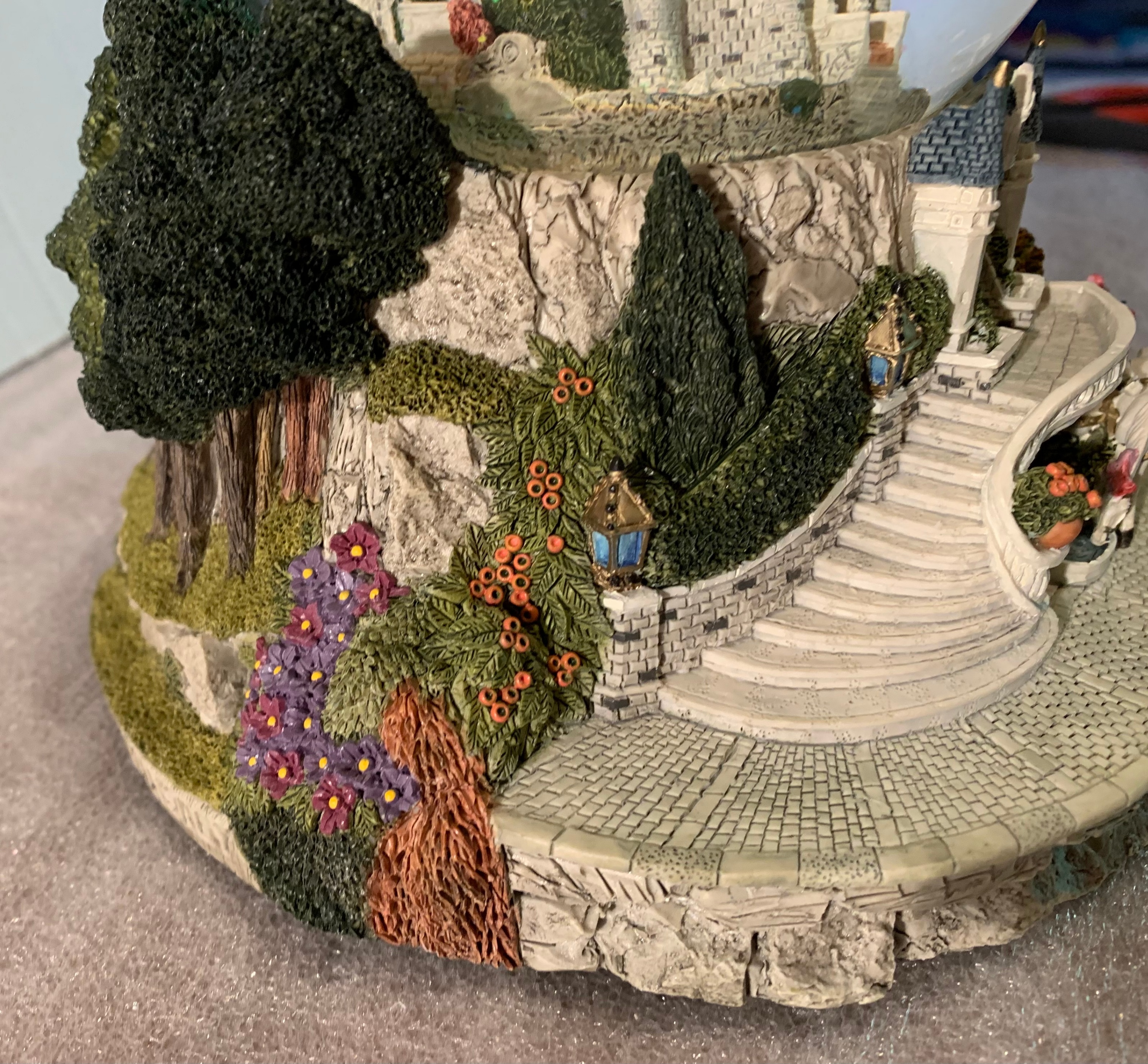 Disney Cinderella Castle Snow Globe - photo 3