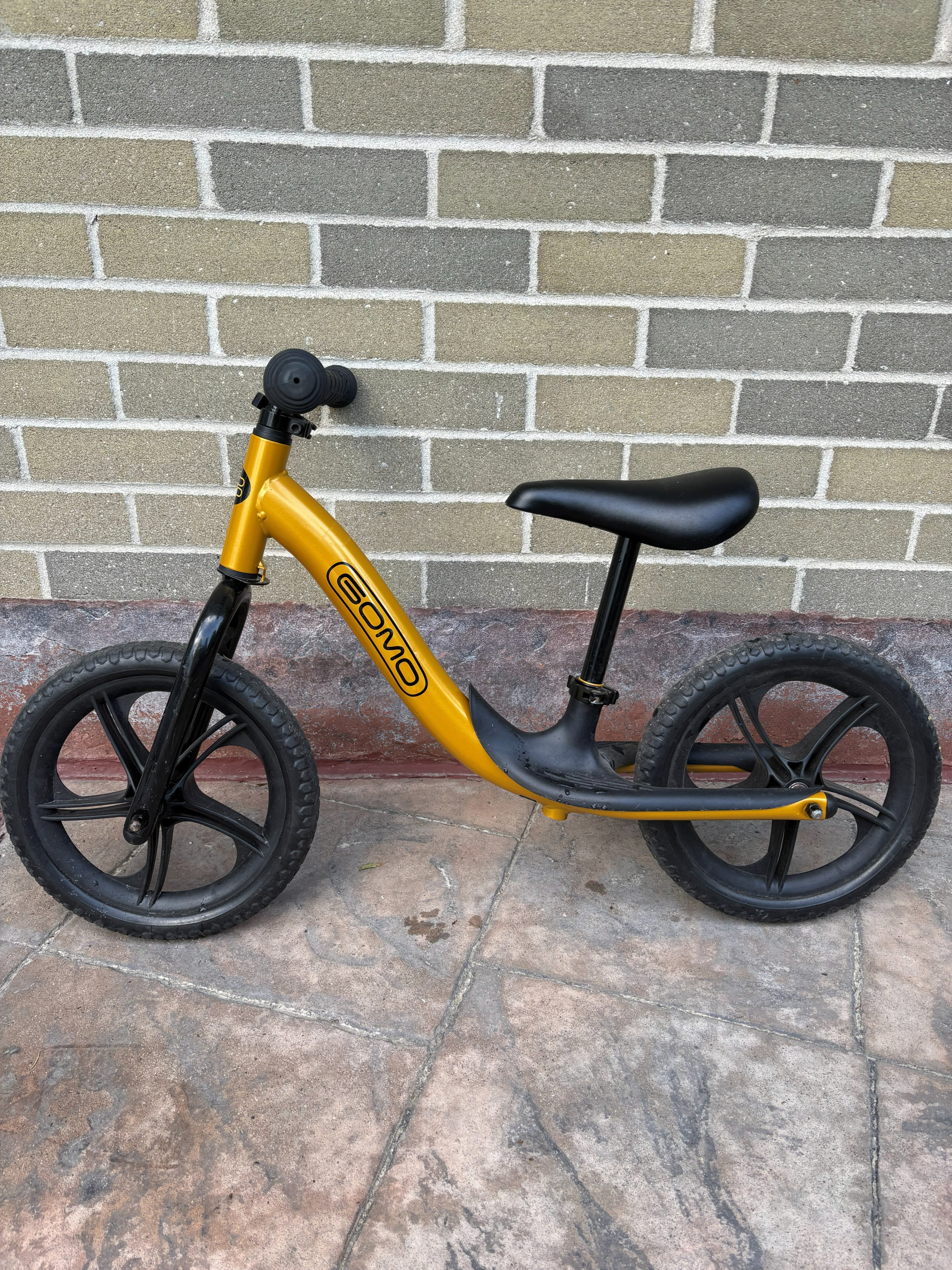 GOMO Balance Bike, Gold, Adjustable Seat/Handlebars