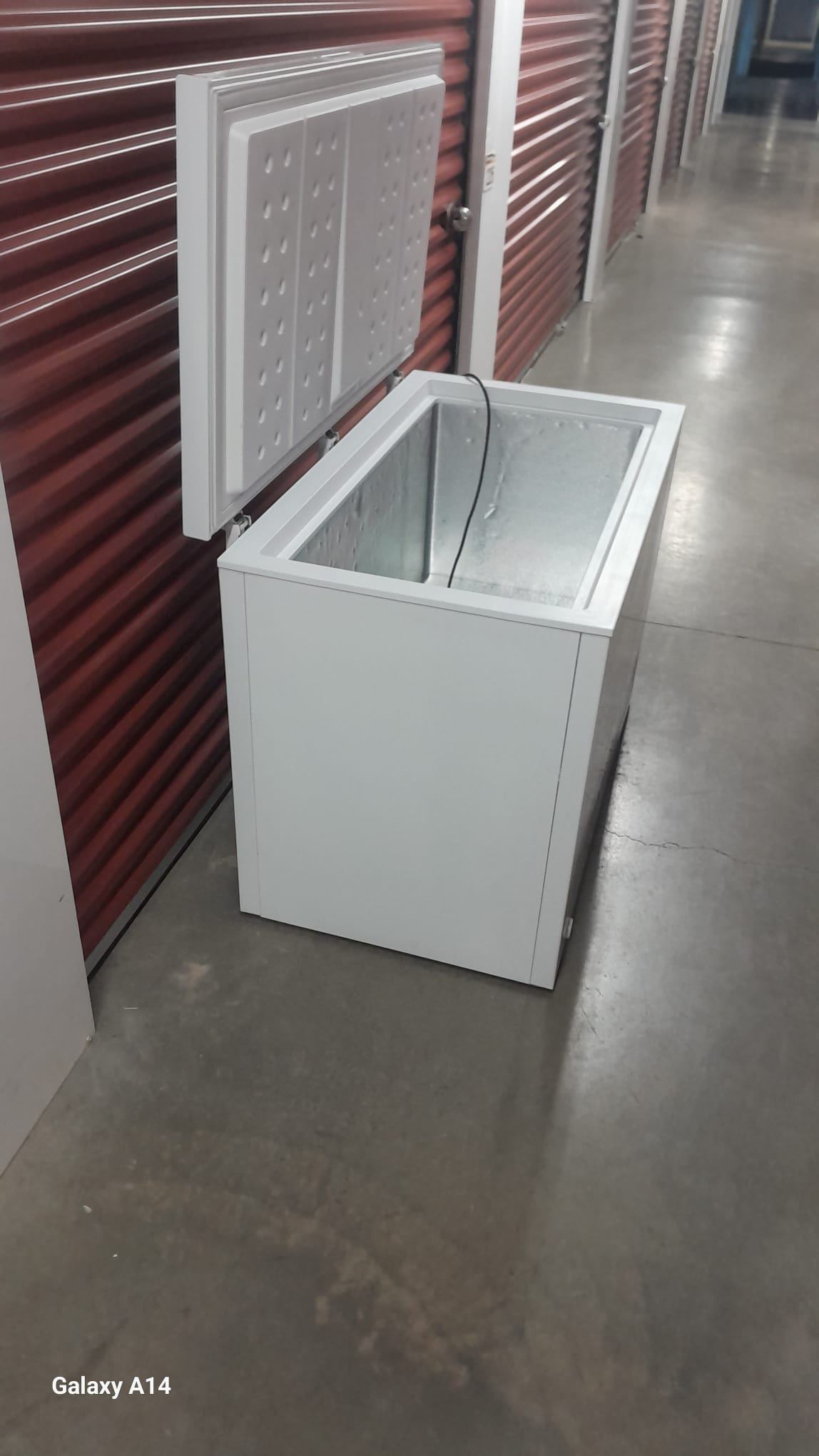 Deep freezer