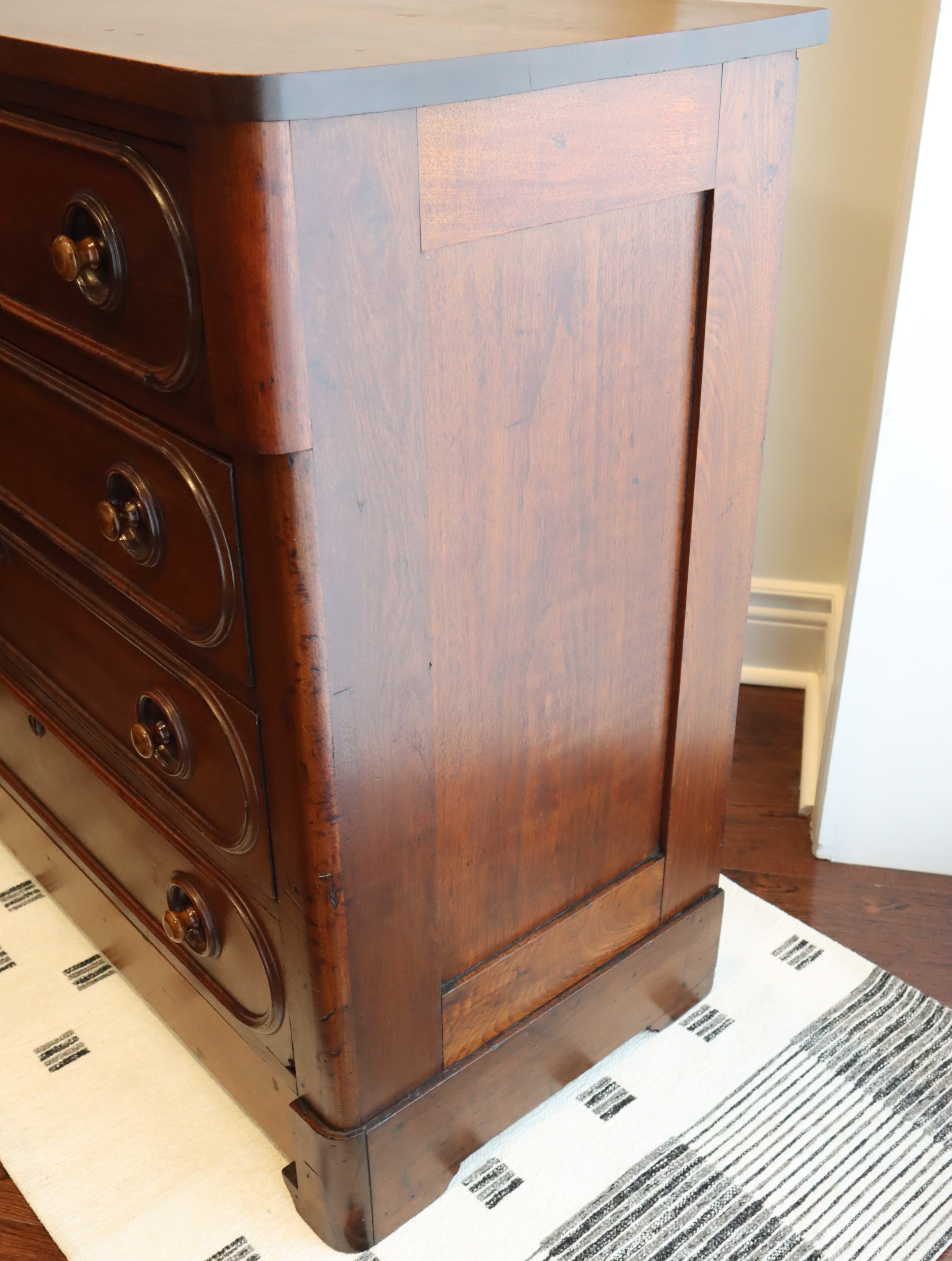 Late Victorian Walnut 4 Drawer Dresser Plus Hidden Drawer - photo 2