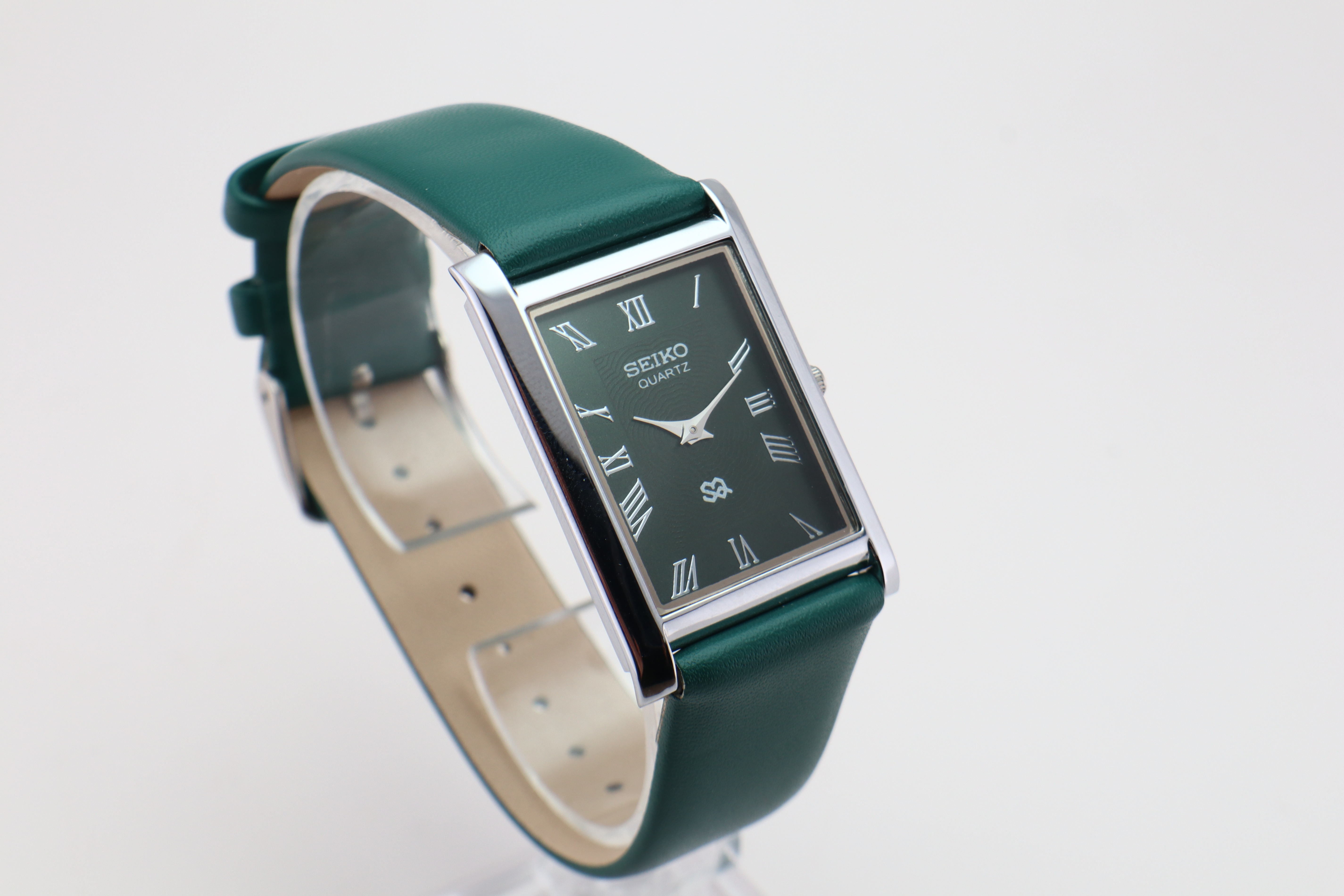 Refurbished Vintage Slim Tank Men’s Watch