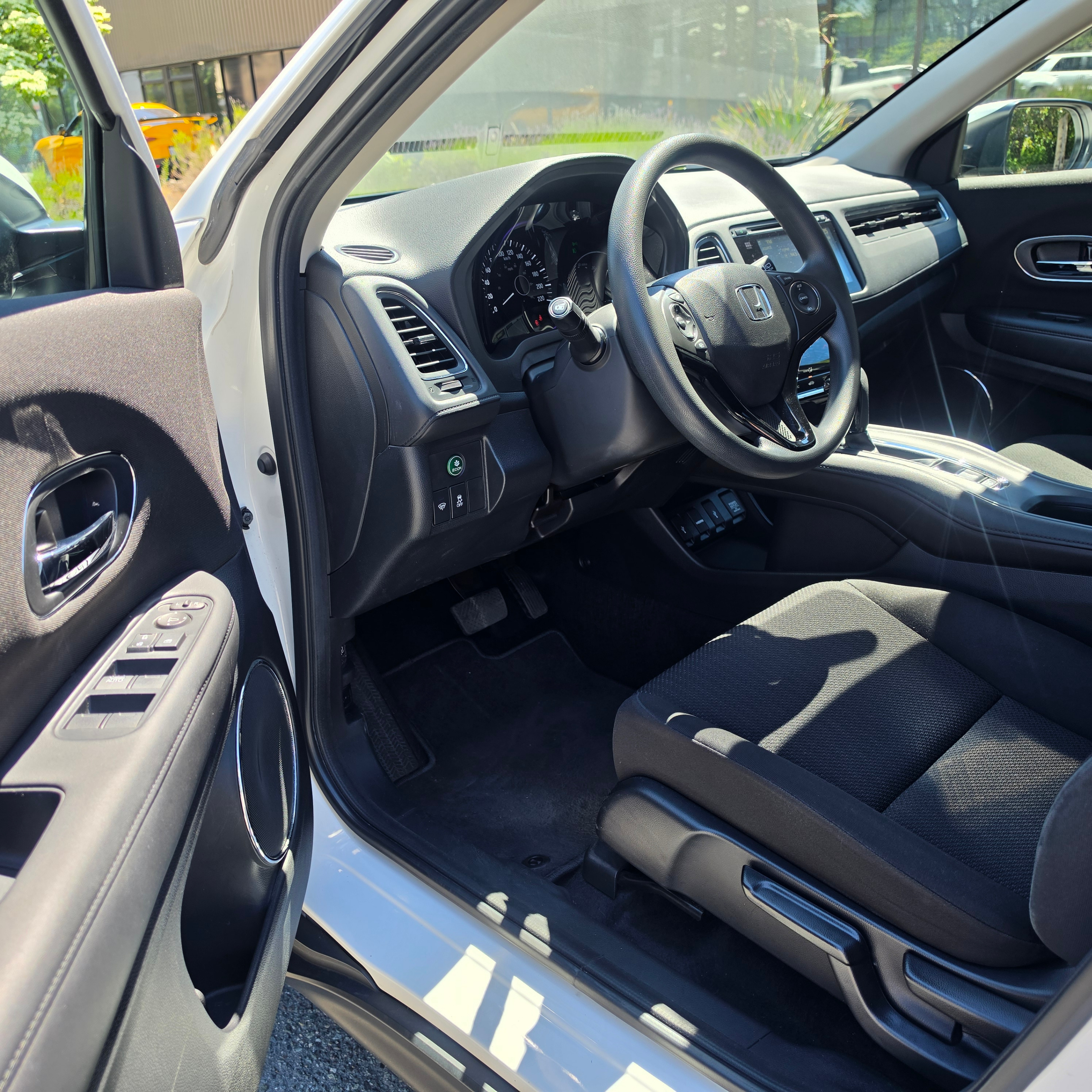 2018 Honda HRV/HR-V EX AWD Local BC Car No Accident 74,000 KM - photo 4