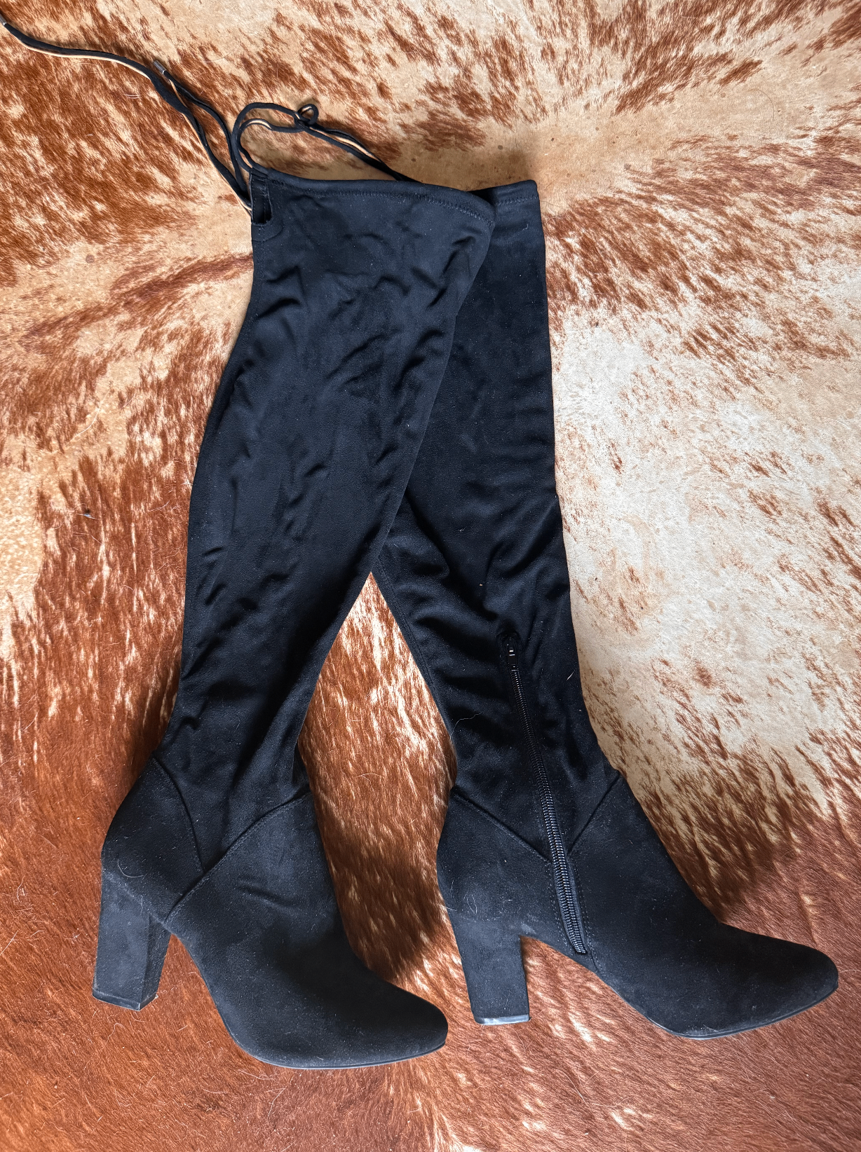 Knee High Heeled Boots (Size 9 - Black)