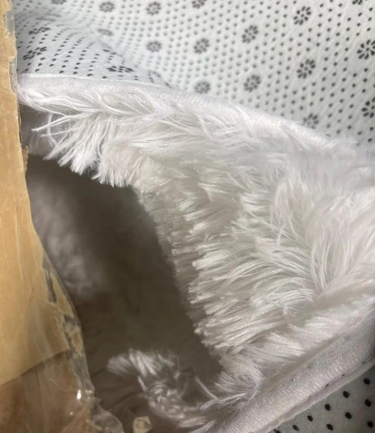 6x9 ft furry rug - photo 3